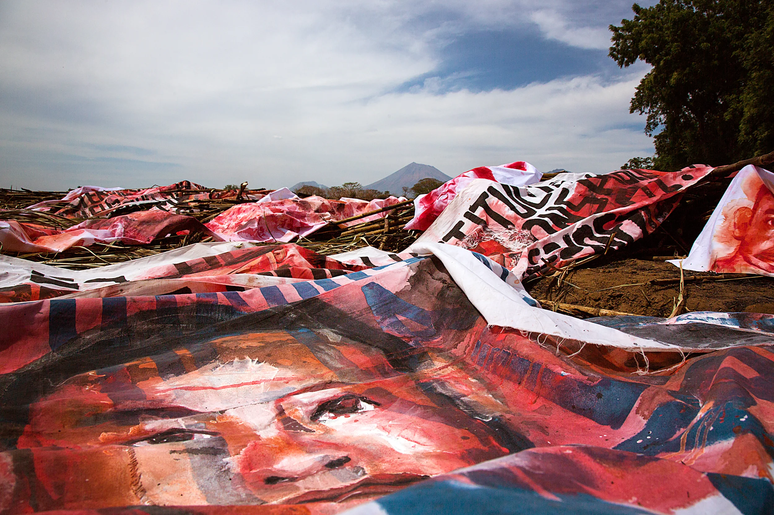 Empalagoso (Saccharine): The Chichigalpa Portrait Project, The Burnt Cane Installation. Photo courtesy of Tom Laffay.