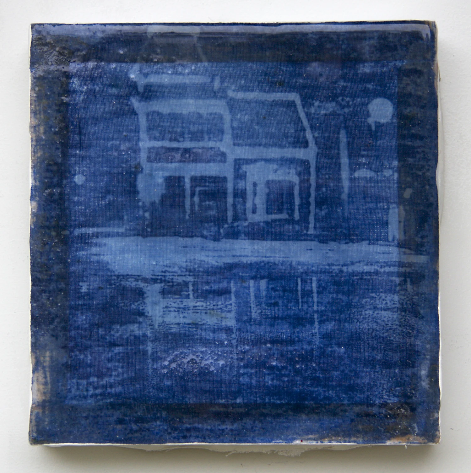 (2016) I nkodye on stretched cloth, resin, and wax, 10" x 10"