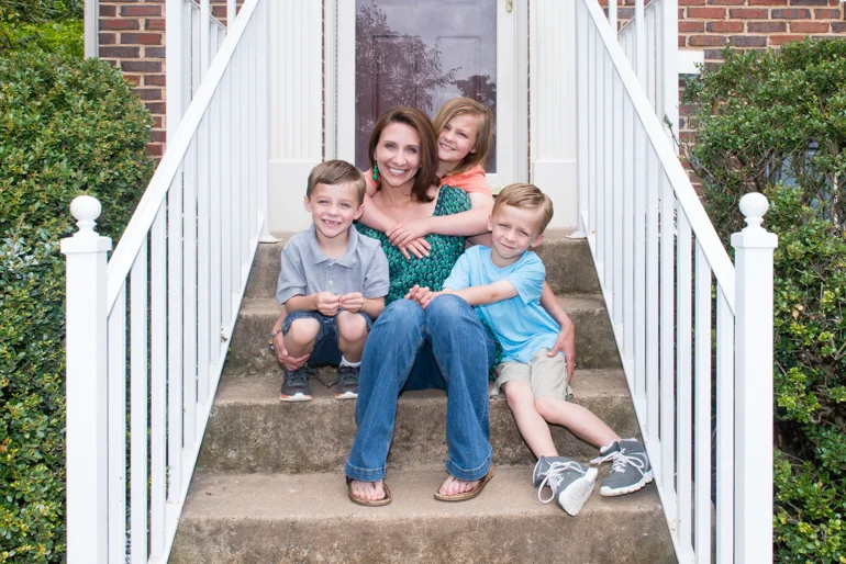 Annie Powell, 35, and her children, Cameron, 5, Emily, 8, and Jacob, 5, on May 7, 2016. (Heidi De Marco / khn)
