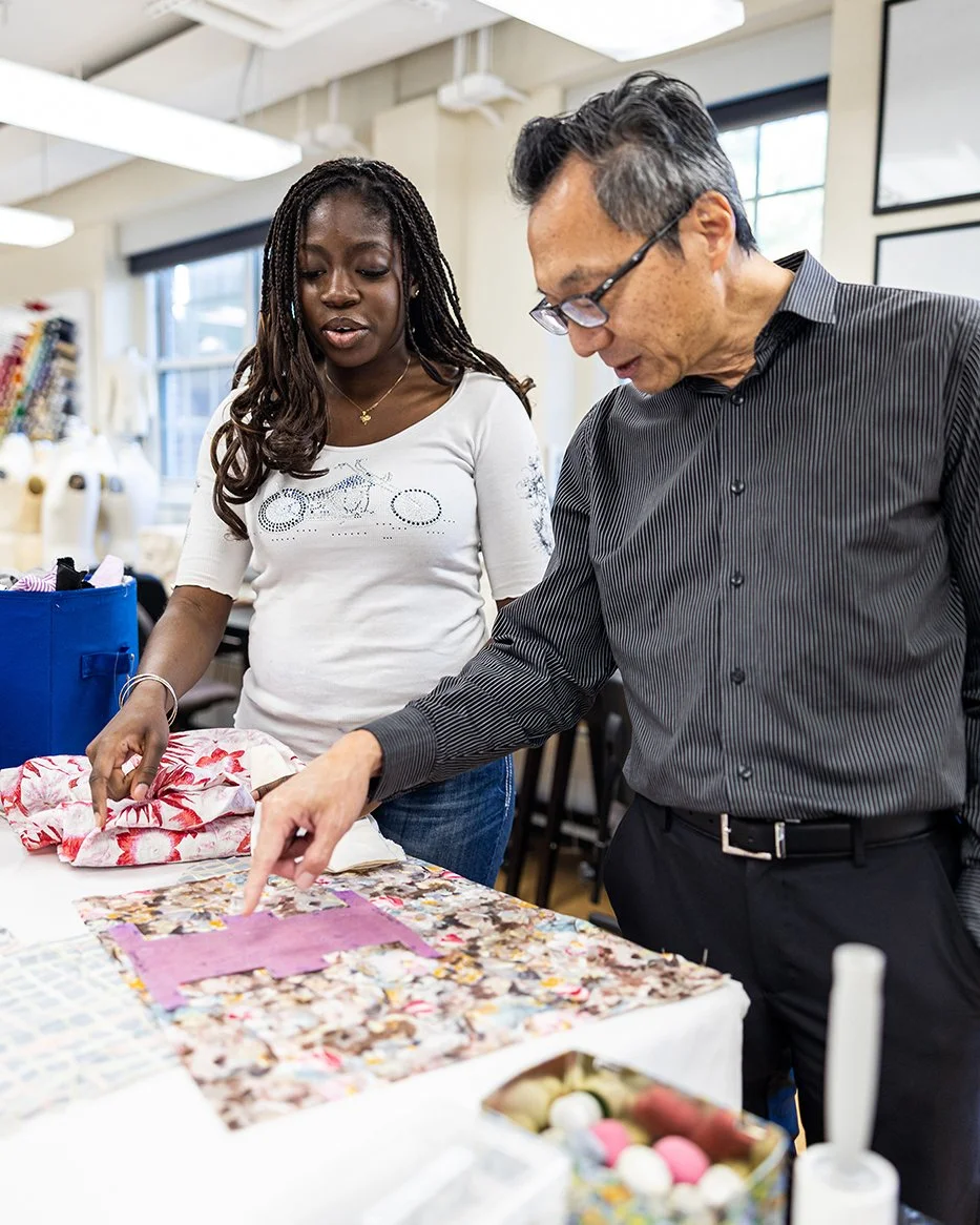 A visit filled with color and creativity! 
Recently @vtdeanliu took a trip to the costume shop to see how our students bring productions to life through costume design🧵 🎭
