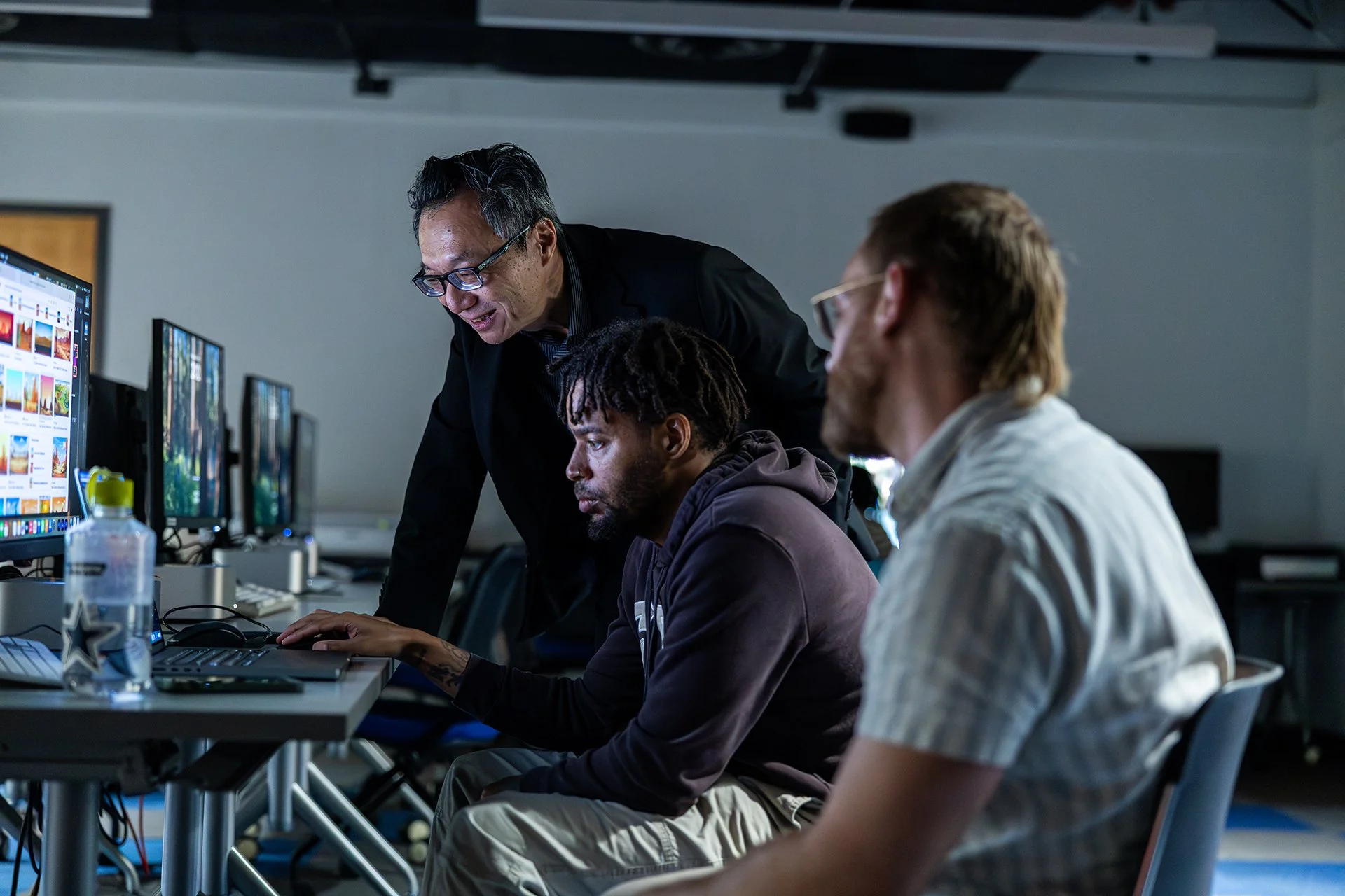 Creative Technologies 🤝 @vtdeanliu
Recently @vt.sova creative technologies students shared with Dean Liu how they are combining art and technology through coding and 4D animation!💡