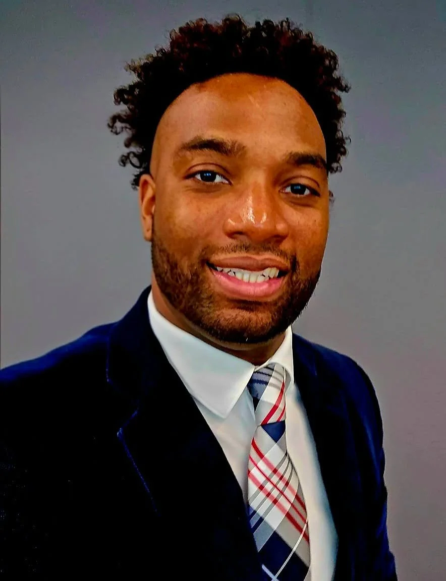 @vt_alumni spotlight 🔦 🧡 🦃 
This week we're featuring Lorenzo "Zo" Amani who serves as the Senior Vice President and Compliance Officer for Senior Products at Citi and is completing a Ph.D. in Public Administration and Public Affairs at 