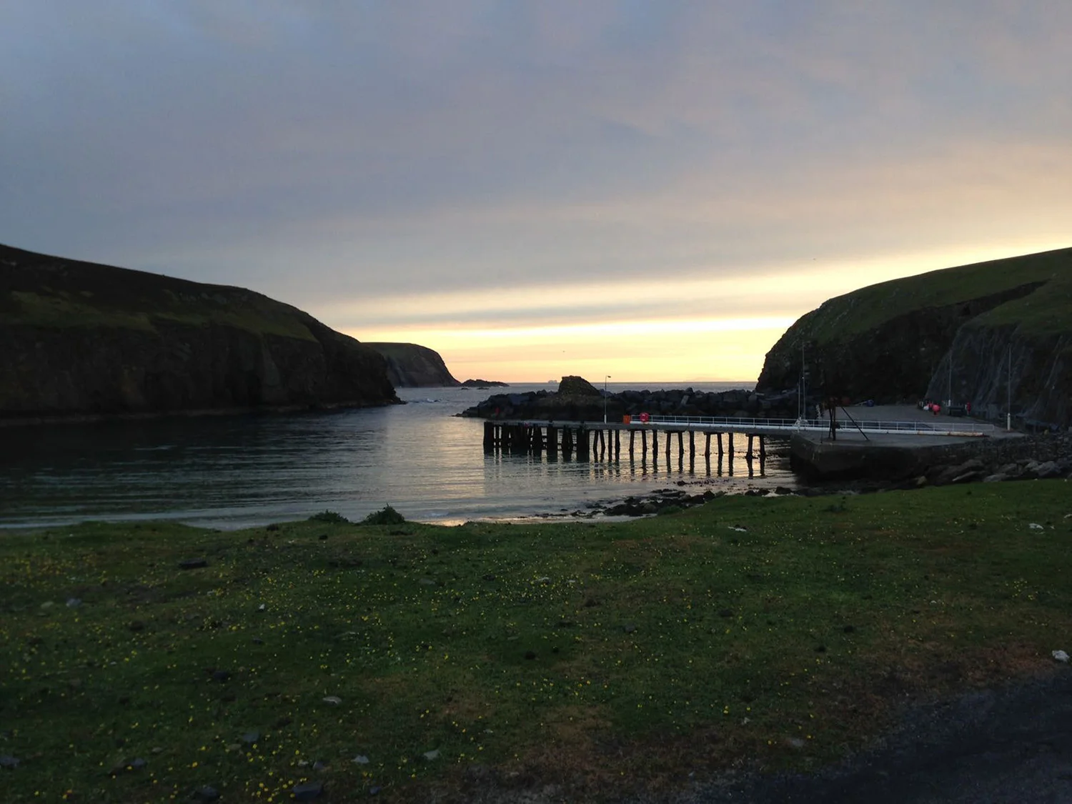 Looking over the North Haven - simmer dim. The photo on the right is as dark as it got that night. (thank you to my friend and Obs warden, Ciaran, and his phone for these photos!)