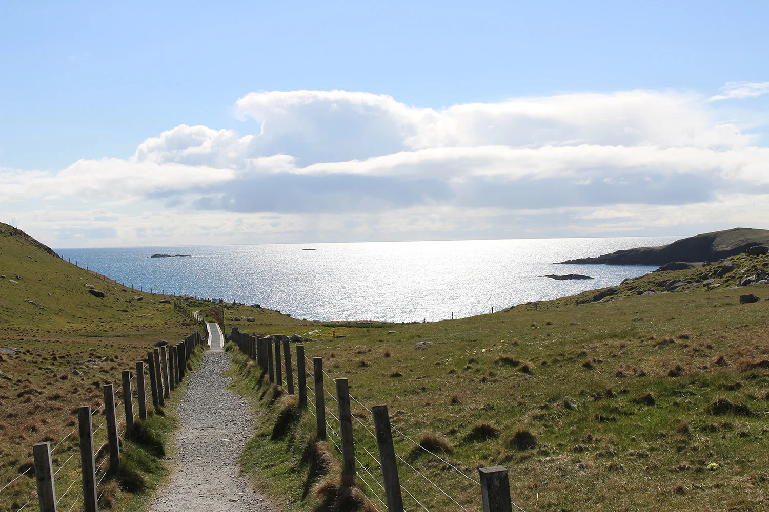 Path down to the Meal Beach