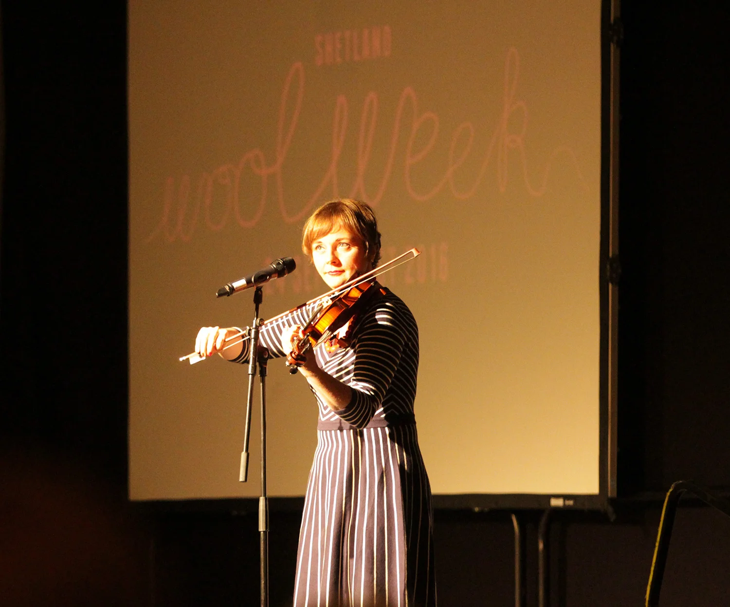 I got to try out a super-fancy zoomy lens (thanks to proper photographer Scott Goudie !) to get this shot of Claire White who was compere for the evening.