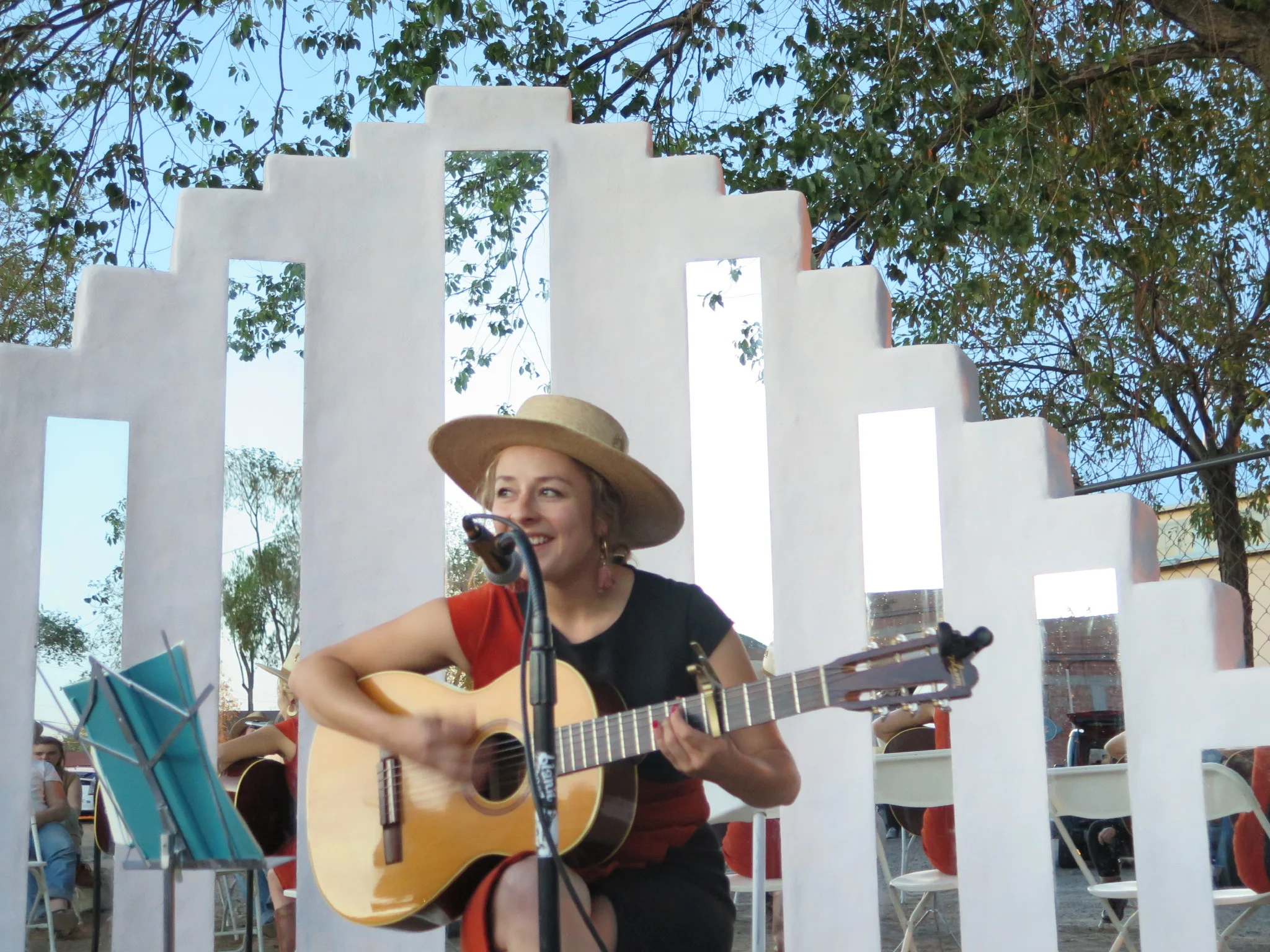 Kateri López’s songs echo the silence and timidity of the desert.