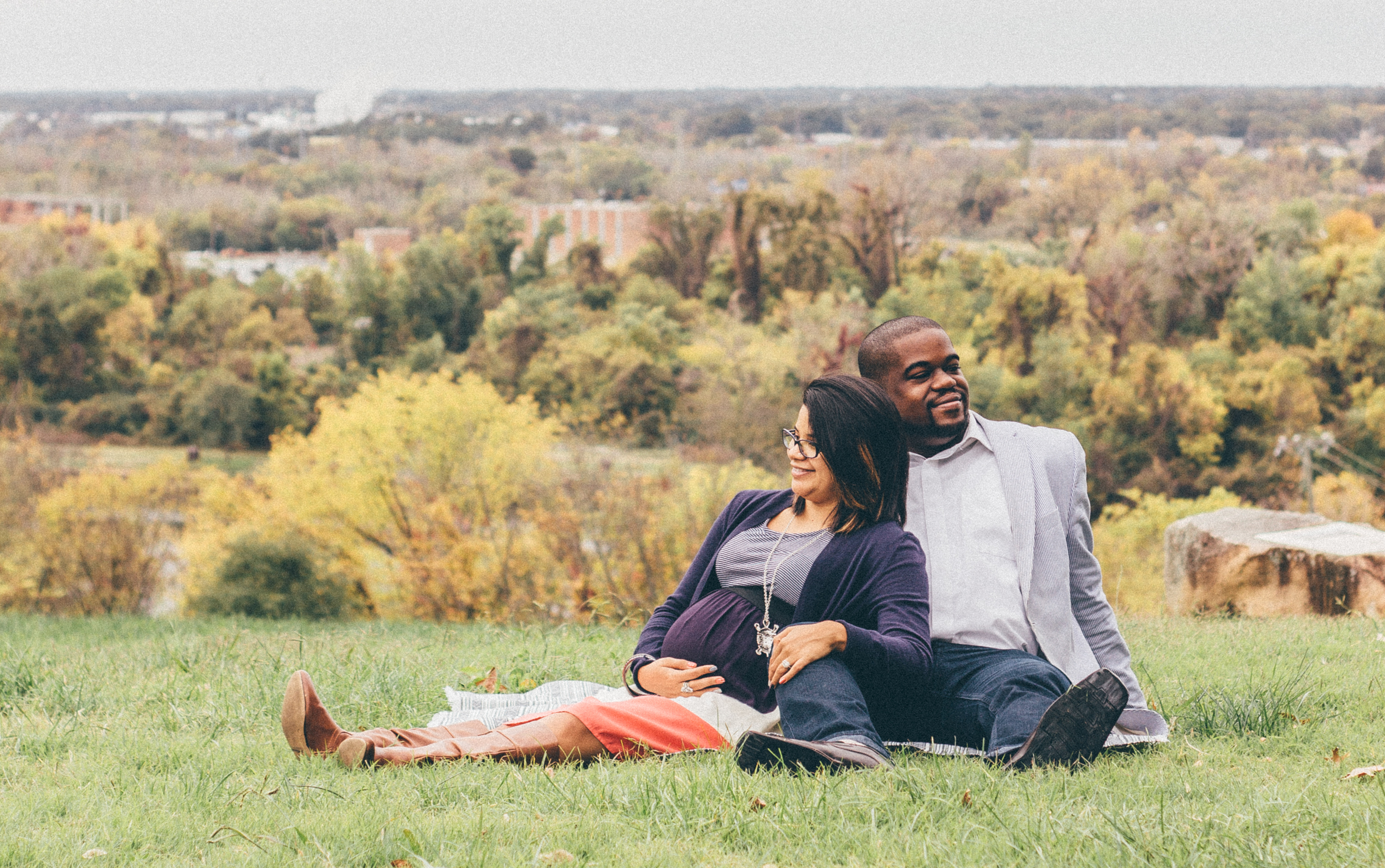 I just love these two! They are expecting their first baby girl at the beginning of the year! So soon! I love the love they have for one another and the fact that they barely stopped laughing at each other during the entire hour we spent together just made me so giddy! 