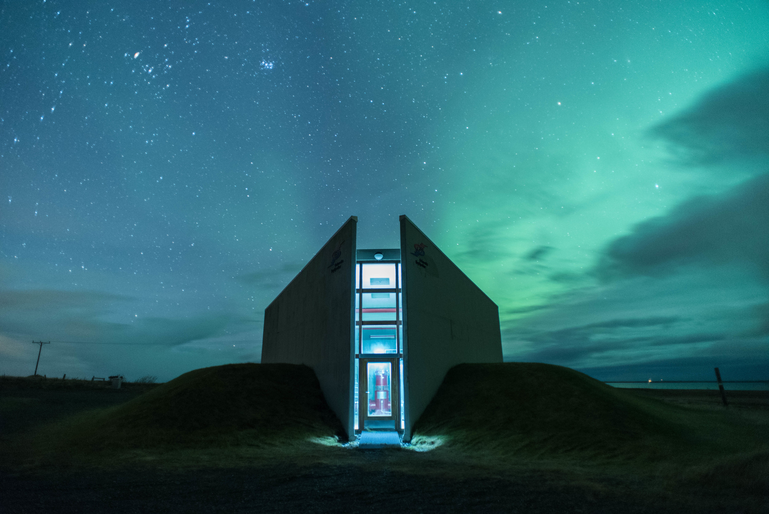 Spaceship aurora: Geothermal boreholes