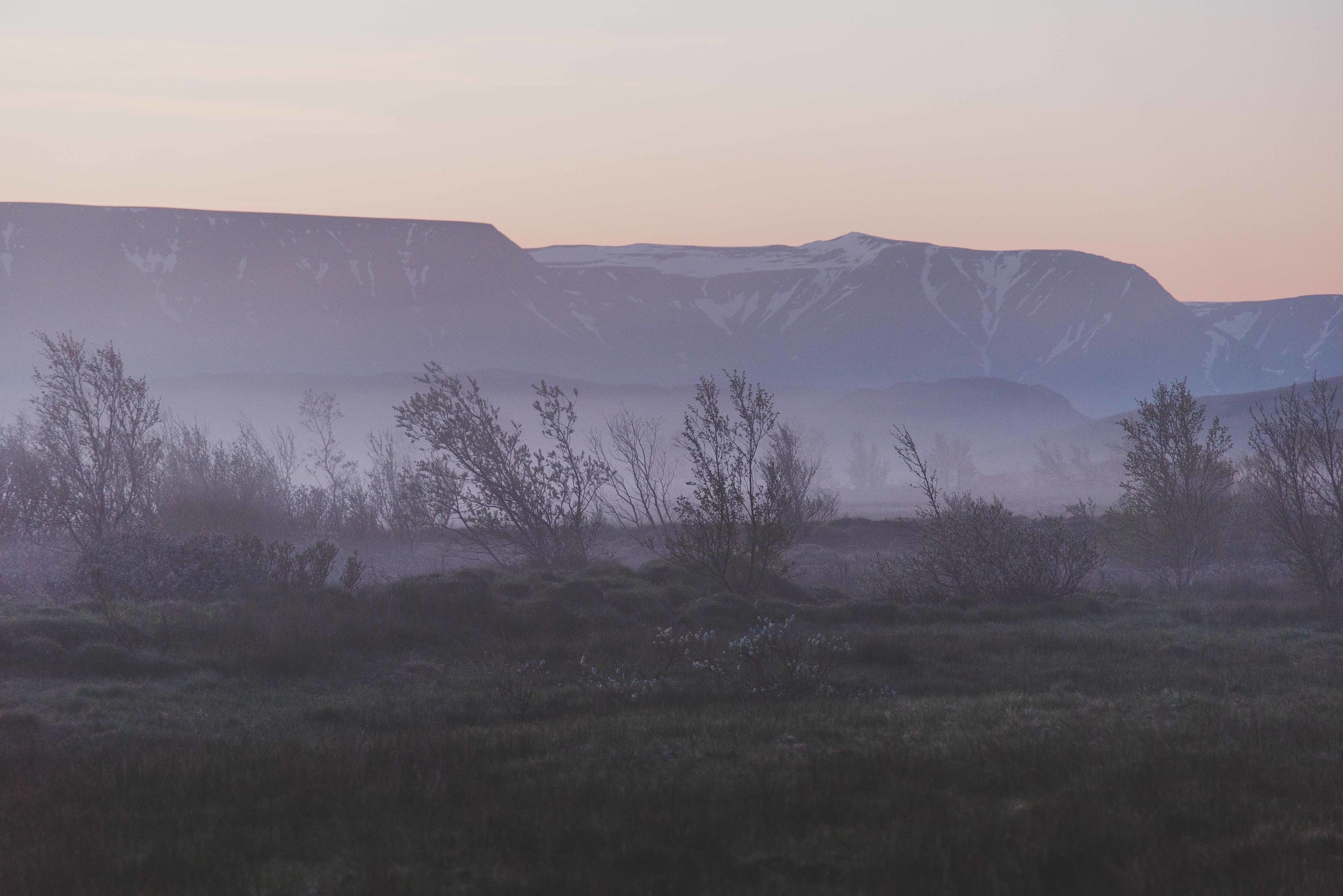 Joe Shutter Iceland Photographer Blogger Midnight Sun Glow.jpg