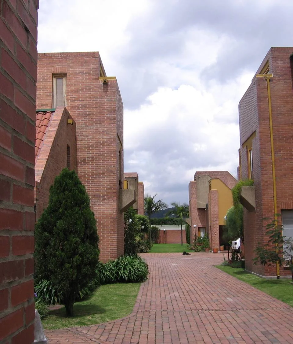 ladrilleros callejon.jpg