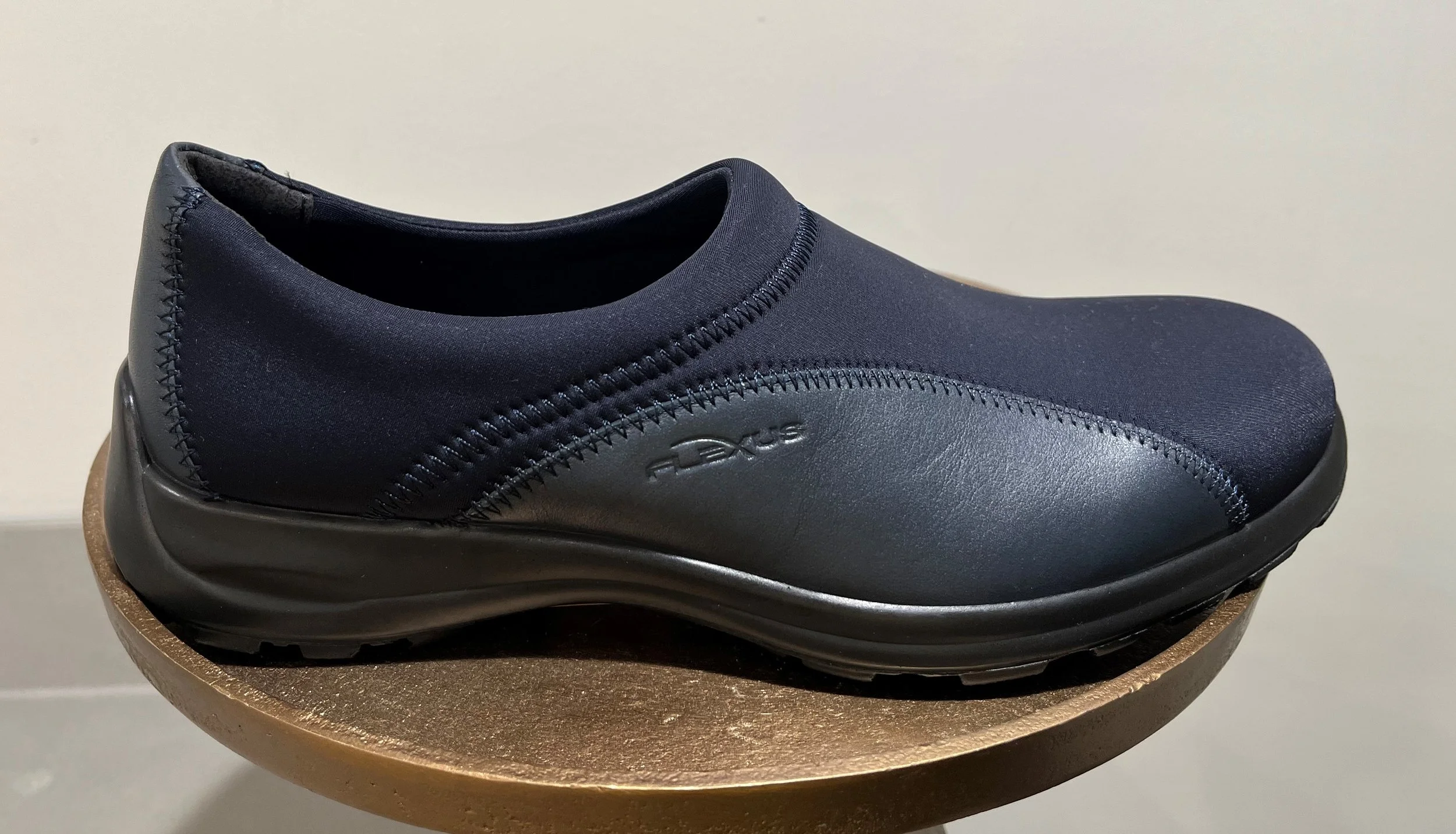 Willow by Flexus by Spring Step Navy and Black — Green Ink Boutique