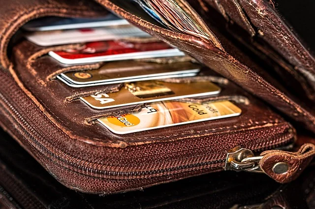 wallet-908569_640.jpg