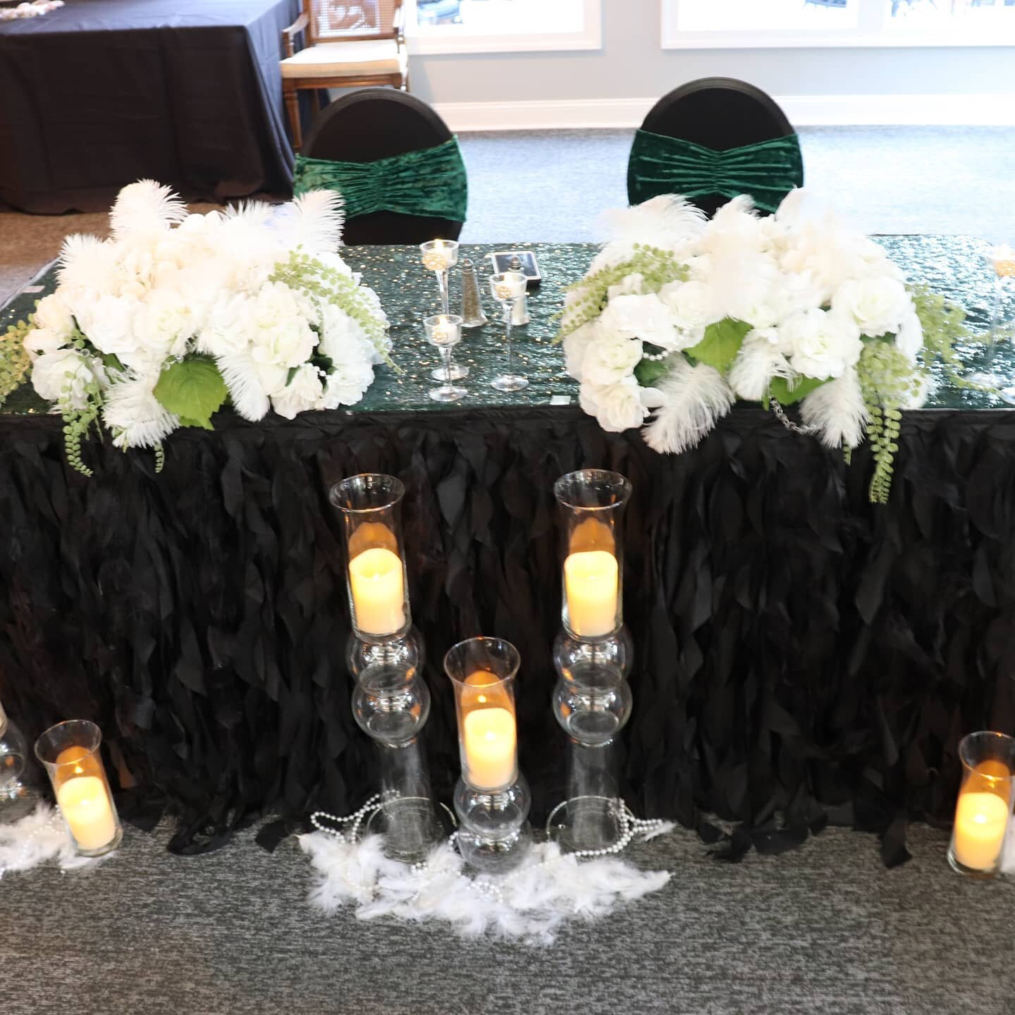 A Headtable fit for a fortieth Birthday Queen. 40 is the New Roaring 20s!