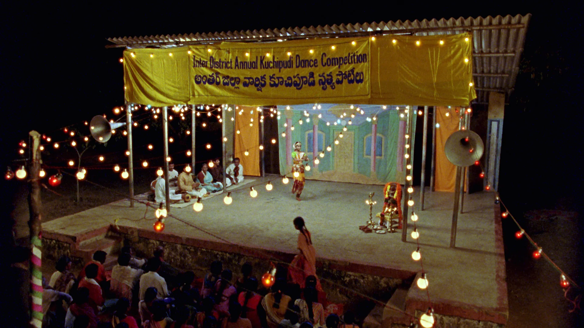 Vanaja enters Stage.jpg