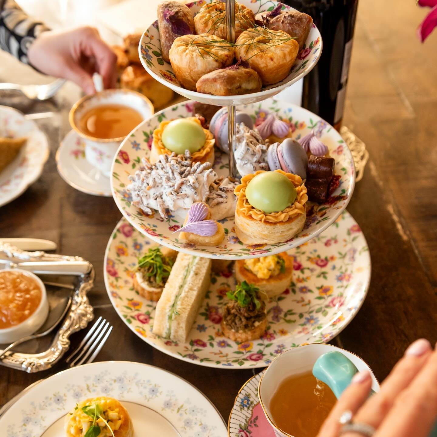 Celebrate Mother&rsquo;s Day all weekend long, May 10 - 12, with a special #AfternoonTea menu. Offered Friday, Saturday and Sunday from 1:00pm until 4:00pm. Enjoy 6 savoury bites and sandwiches, 6 sweet treats and a pot of @tealeavesco, handcrafted b