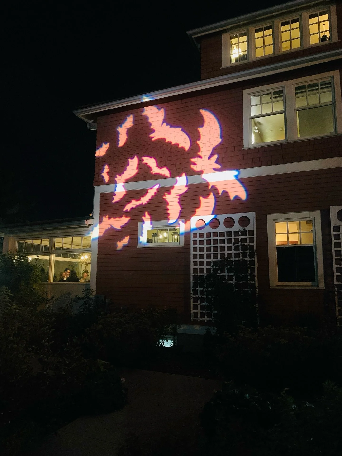 The Inglewood Trick or Treat Trail takes a darker turn&hellip;Follow the bats to Deane House for a chocolate treat and linger, if you dare, for a ghost story inside Calgary&rsquo;s most haunted house. 
▫️Treat Trail runs Saturday October 25th, 1-5pm.