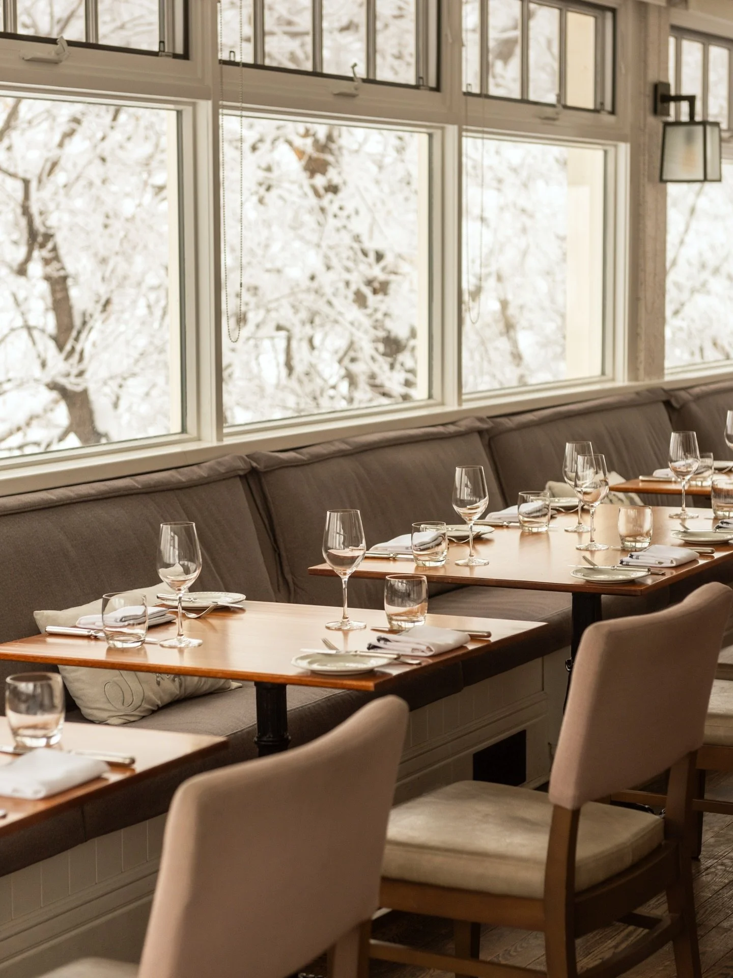 Settle in with us today for a relaxed brunch or dinner, the perfect way to savour the day after the festivities. Open at 11:30am. #boxingday #deanehouseyyc #ininglewoodyyc #yycbrunch