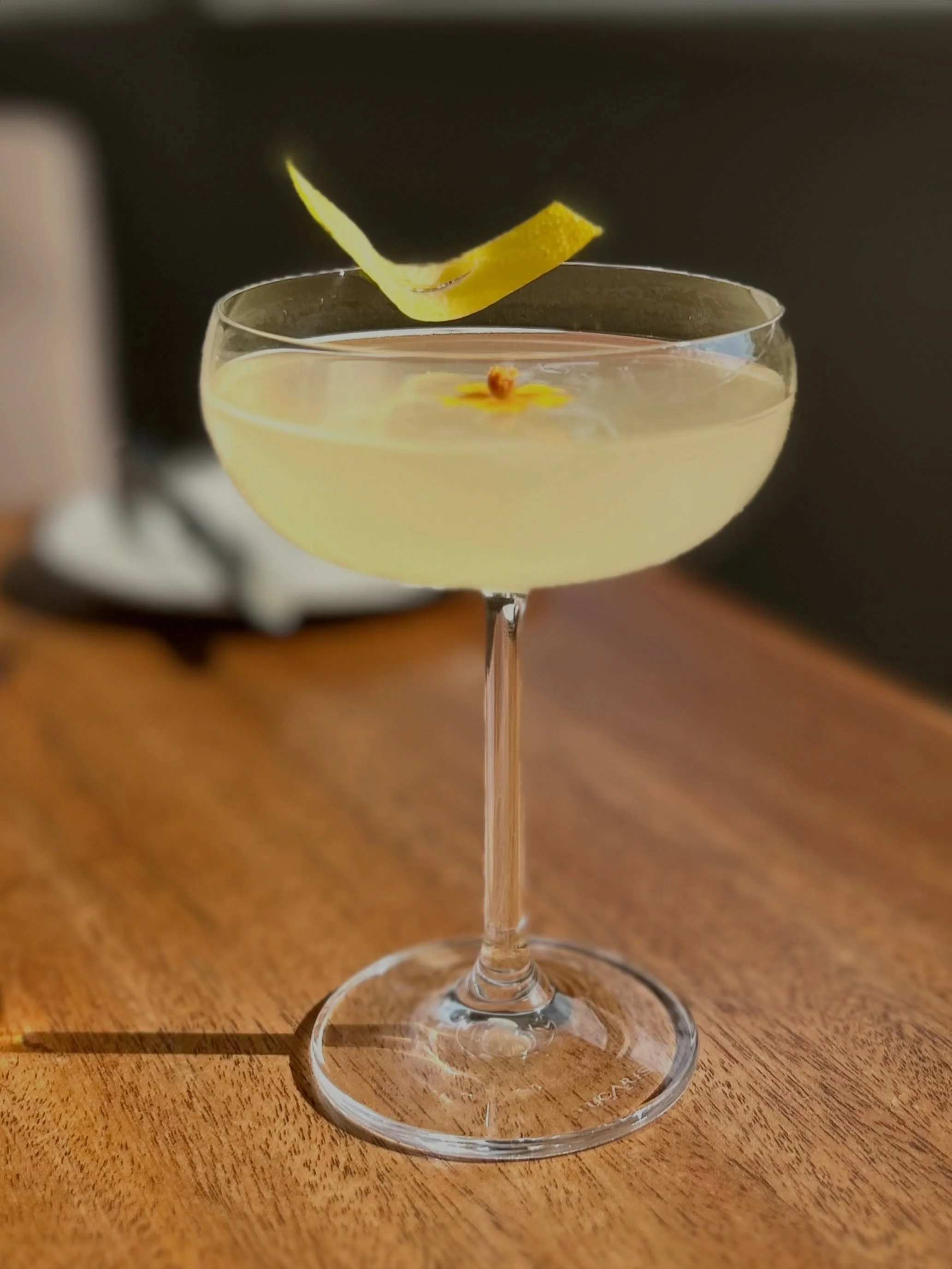Sipping Summer&rsquo;s Last Weekend ~ August is slipping into its final, golden days and we&rsquo;re celebrating every sun‑soaked moment with our Tea Cocktails, crafted with @tealeavesco steeped blends.
This weekend, enjoy our Ginger Yuzu tea syrup, 