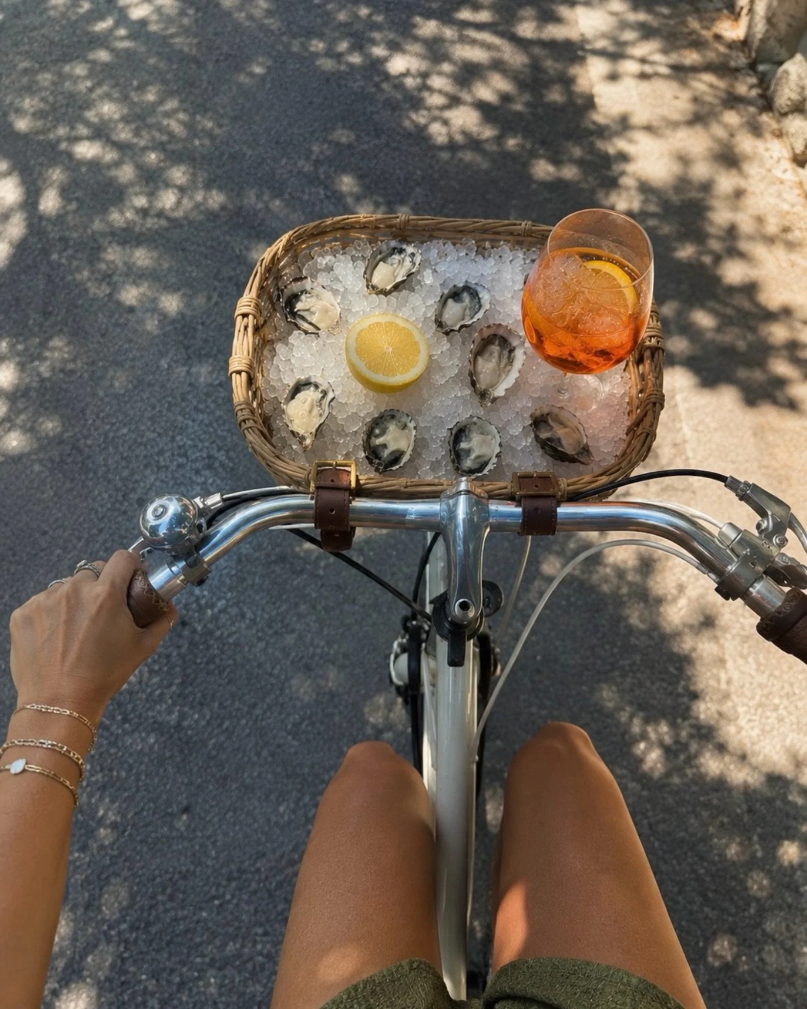 A little luxury along your river pathway bike route. 
$2 oysters, all day every Thursday.
Pedal up, enjoy a few on ice, and unwind with a spritz. 
#oyster #yyceats #yychappyhour #ininglewood #calgary 
Photo: @lucia.cannes