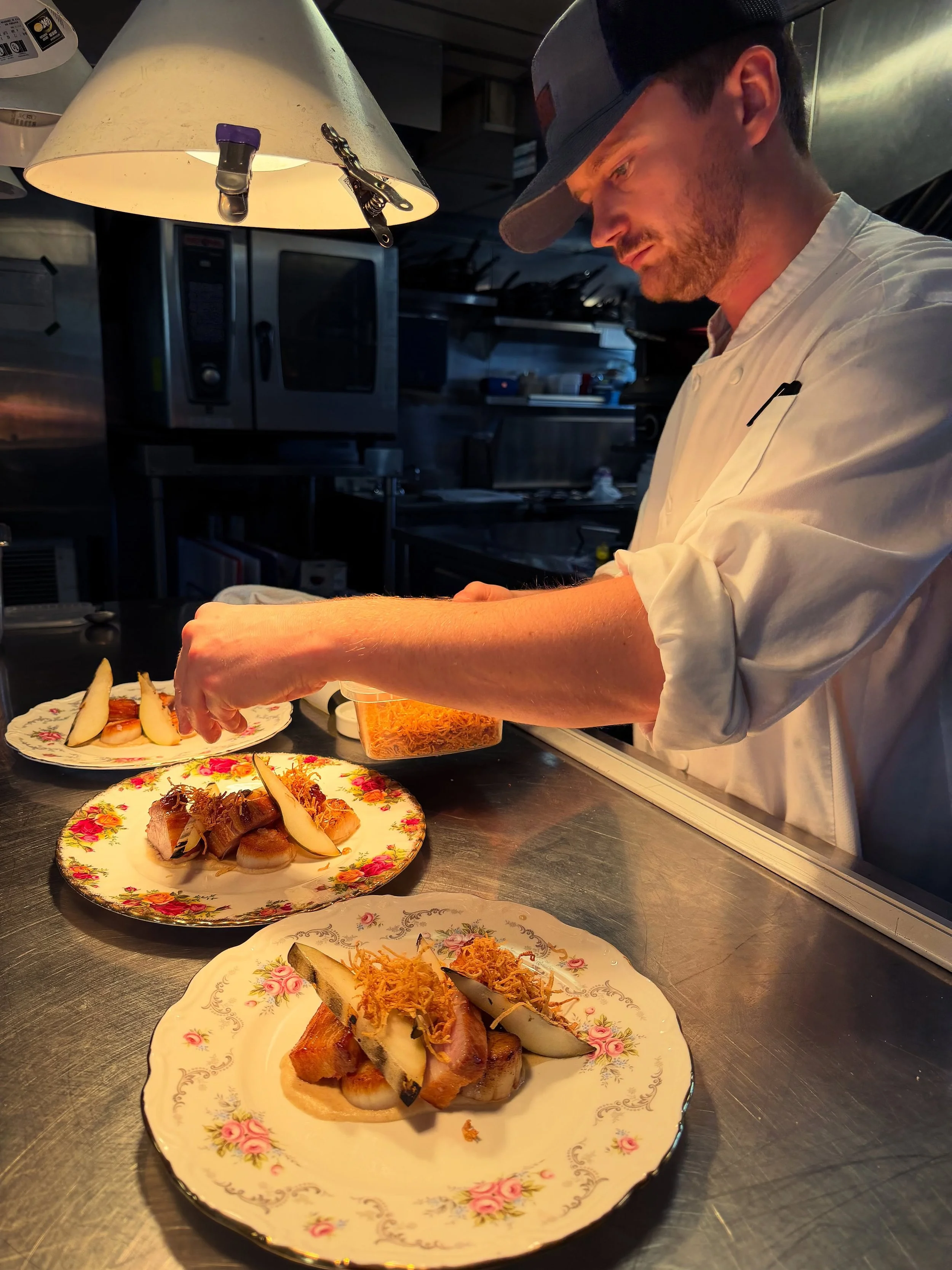 Lunch starts at 11:30am, Tuesday through Friday. 
Hokkaido Scallops. Pork Belly. Celeriac. Pear. Maple Crisp.
Chef Aron&rsquo;s latest hit, ready when you are.
#ininglewoodyyc #meetdeane #yyclunch #deanehouseyyc #yyceats