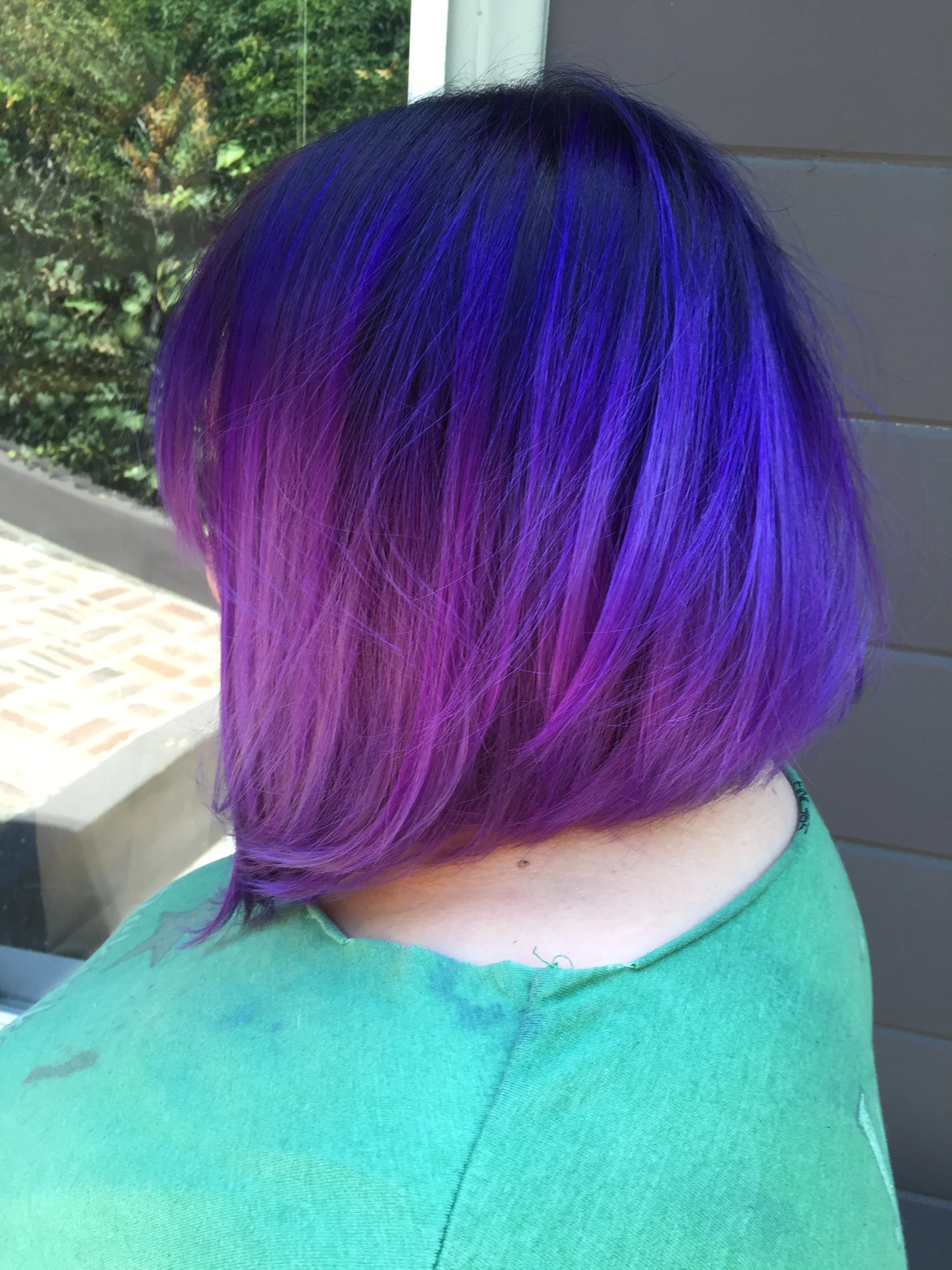  Fun cut and color created with full head of foilayage to achieve pale yellow for color deposit  