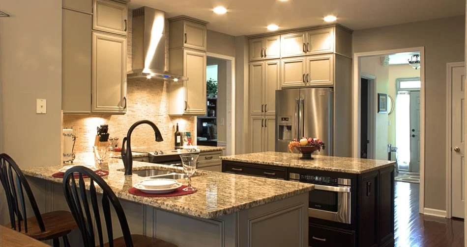 EUDORA CABINETS - HARMONY MAPLE ANTIQUE WHITE CHOCOLATE GLAZE