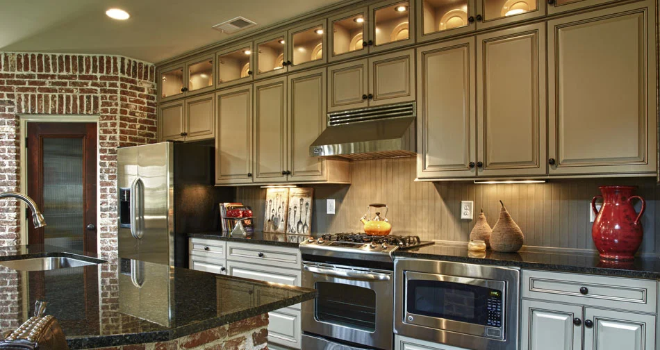EUDORA CABINETS - CAMBRIDGE MAPLE | TAUPE COFFEE GLAZE