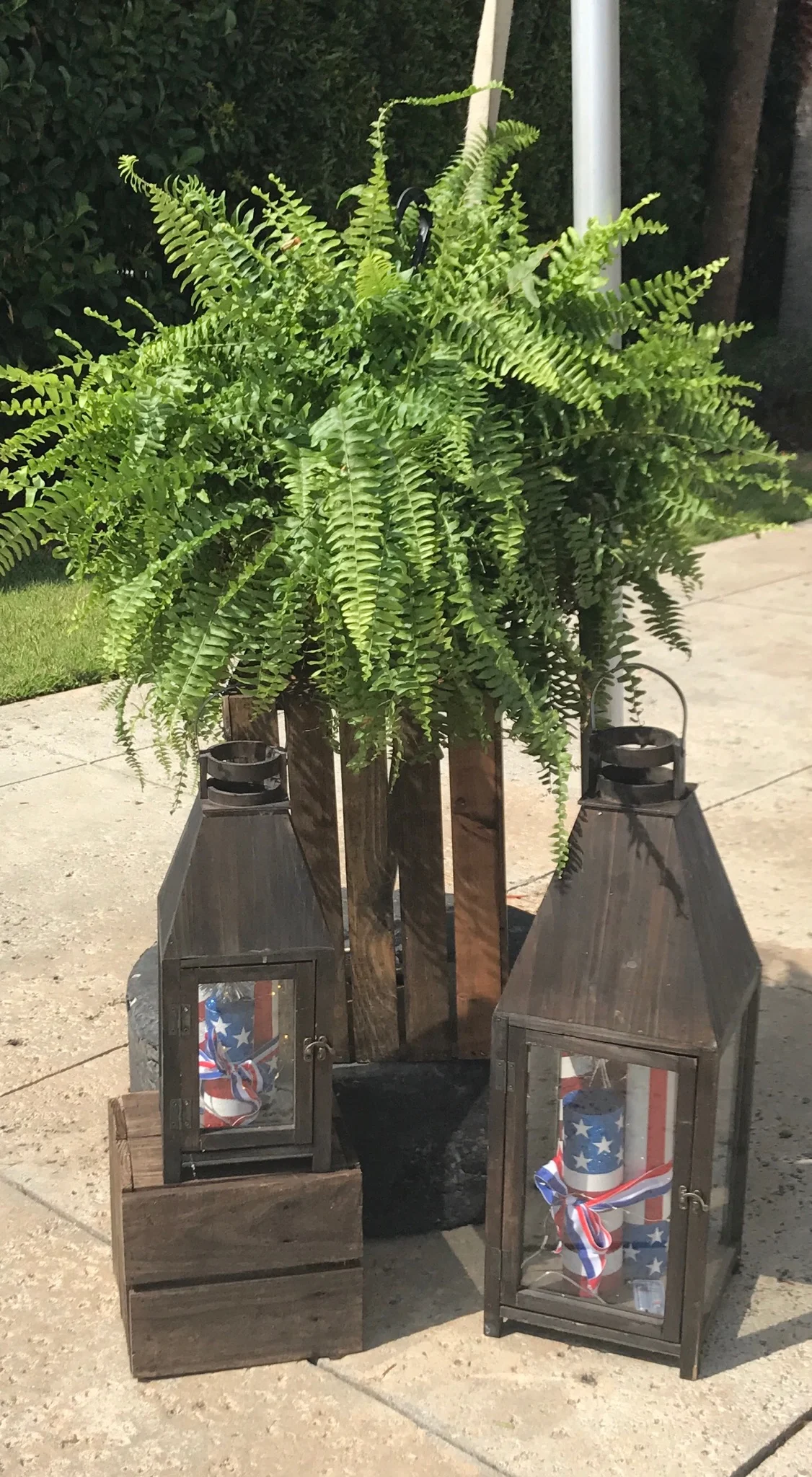 Small palet crate $4.00 Large crate $4.00 Lantern 30" $22.00 Lantern 20" $15.00
