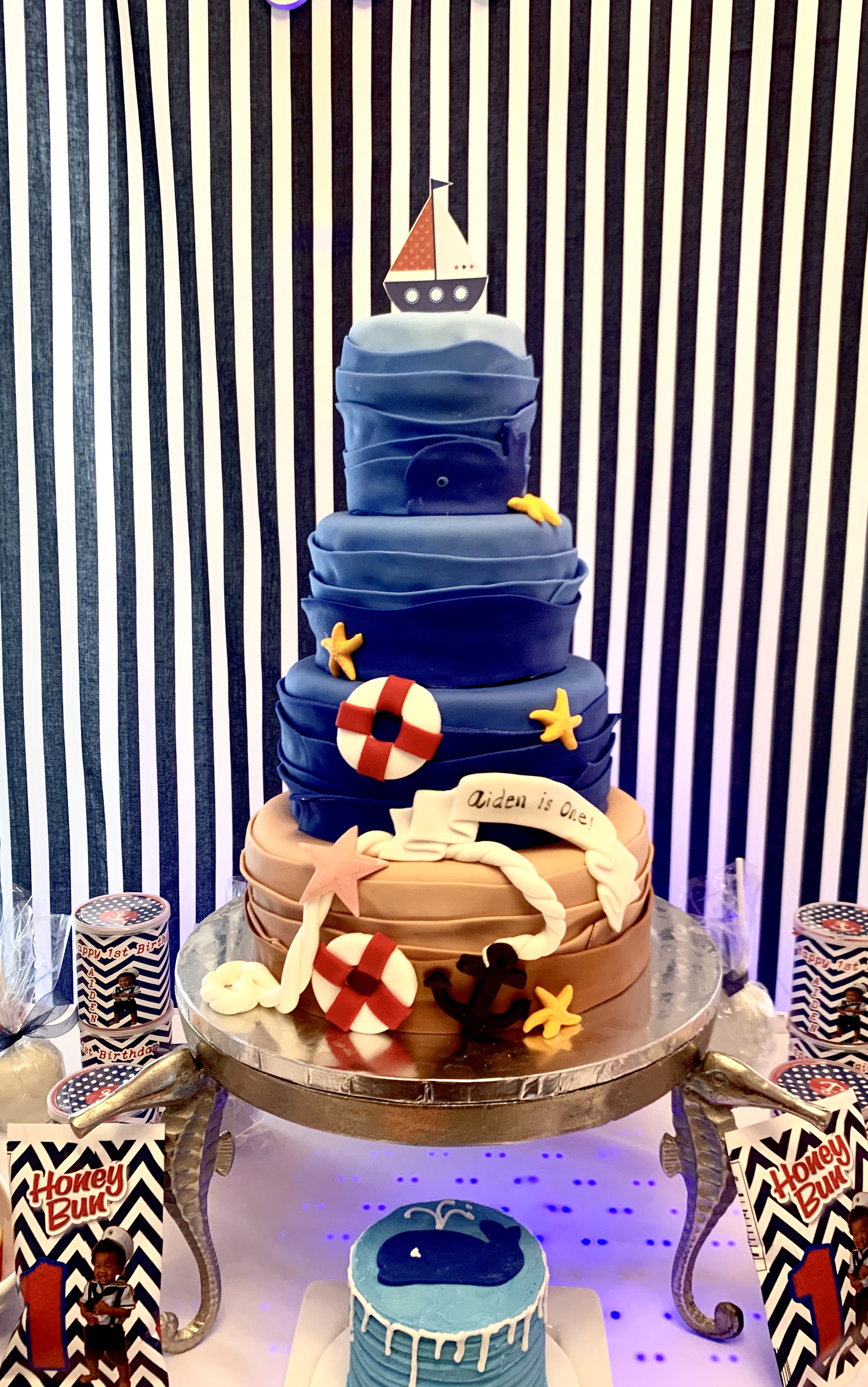 Seahorse Cake Base