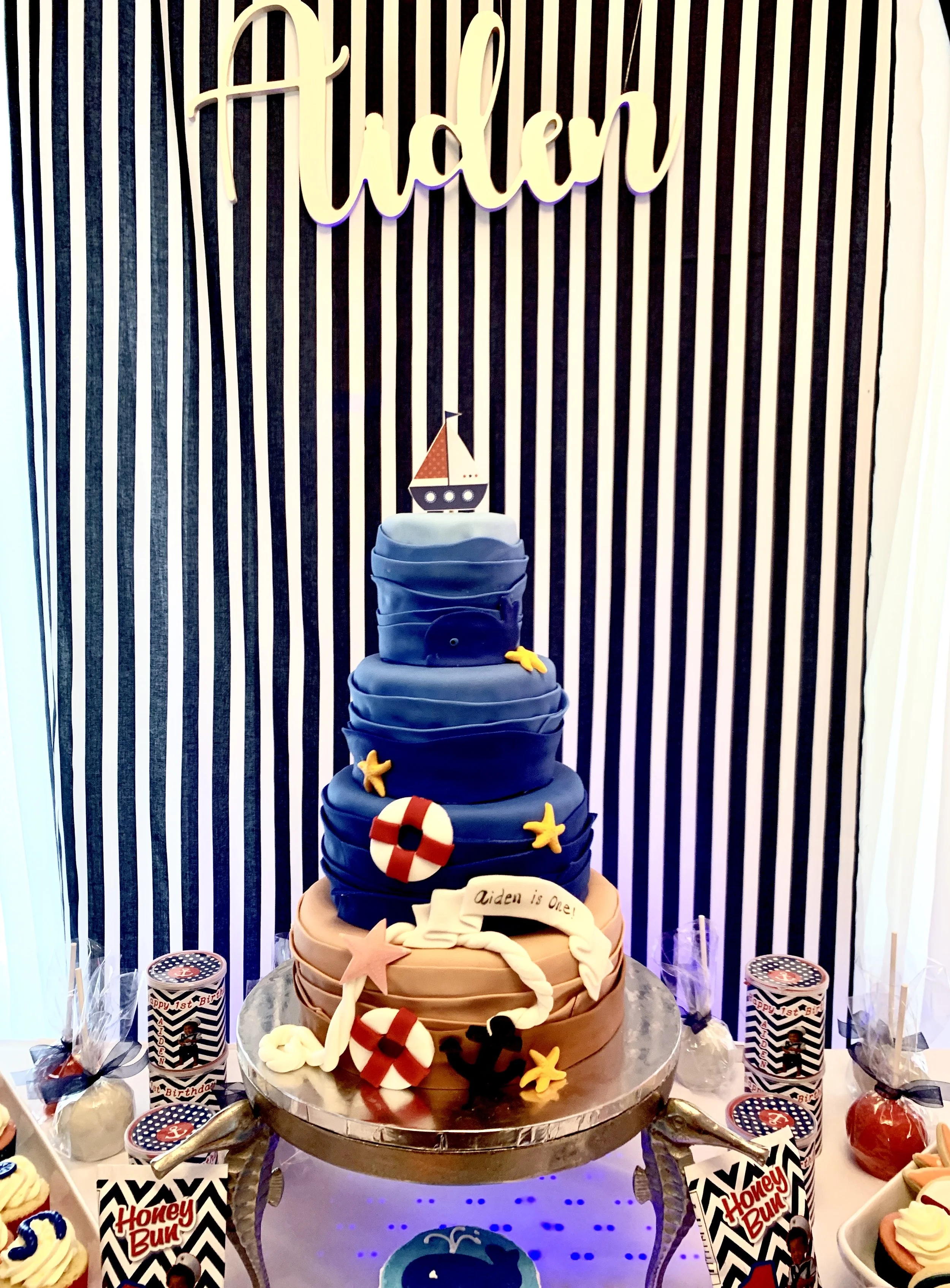 Seahorse Cake Base