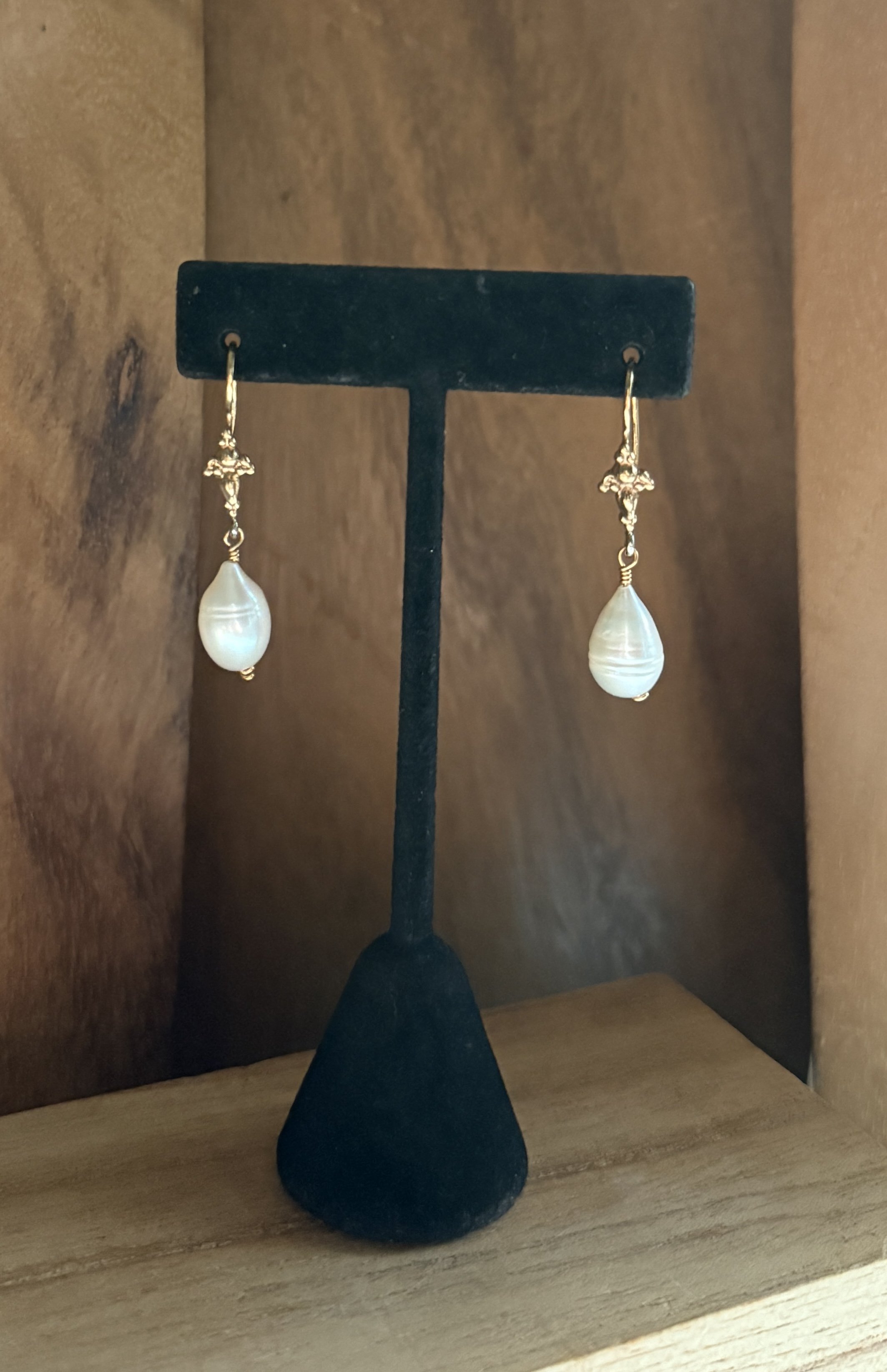 Baroque Pearl & Vintage Accents