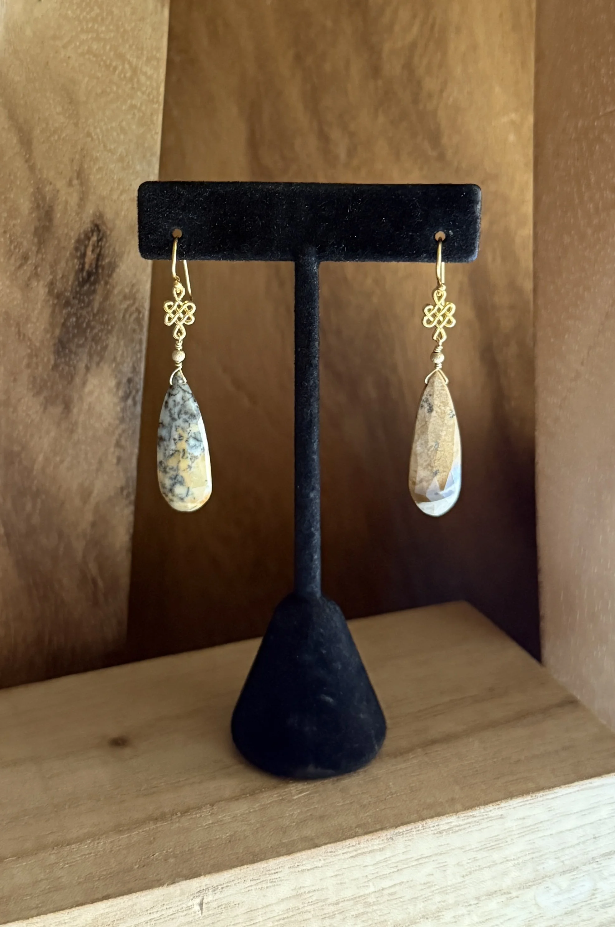 Picture Jaspar & Gold Clusters