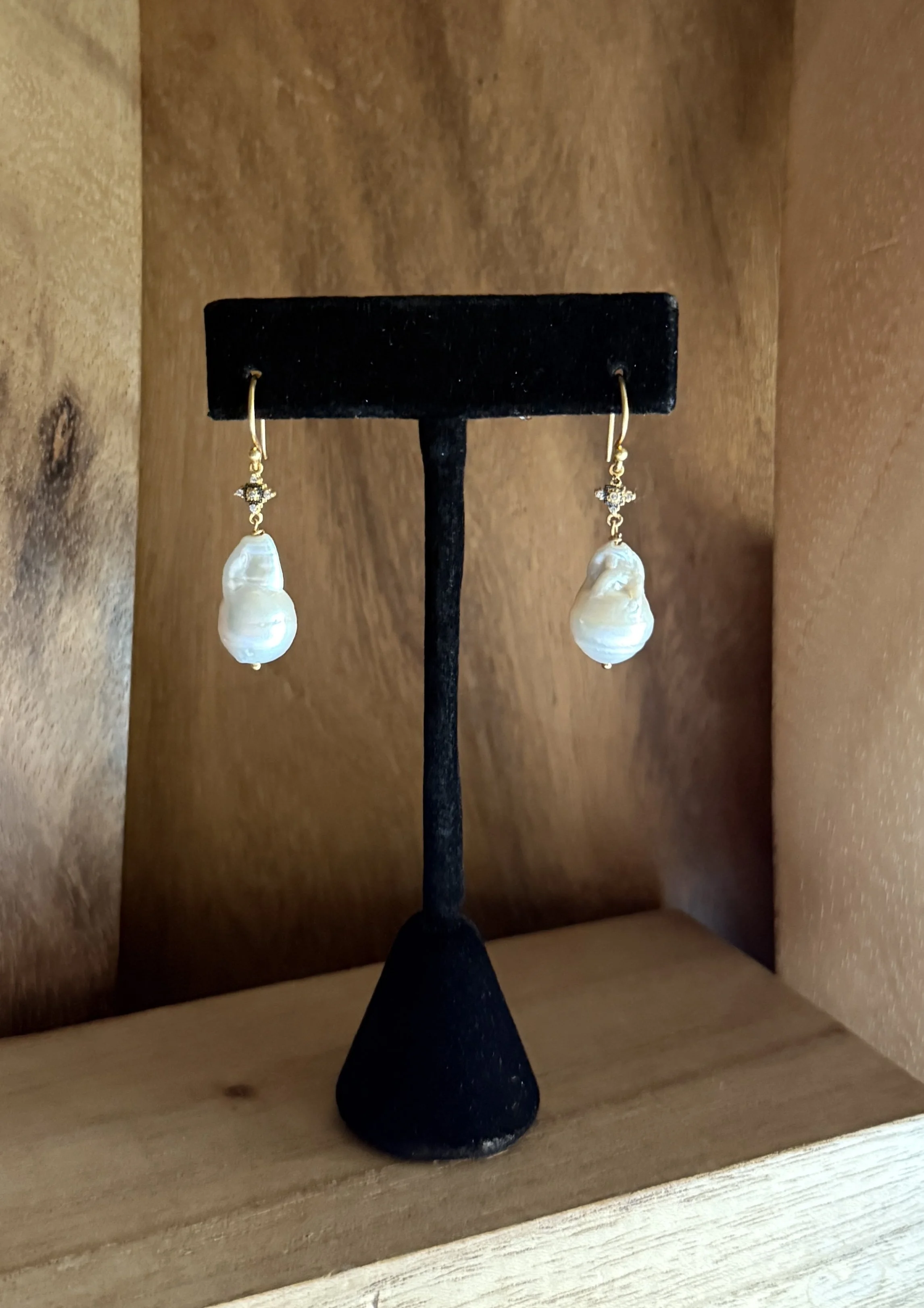 Baroque Pearl & Vintage Accents