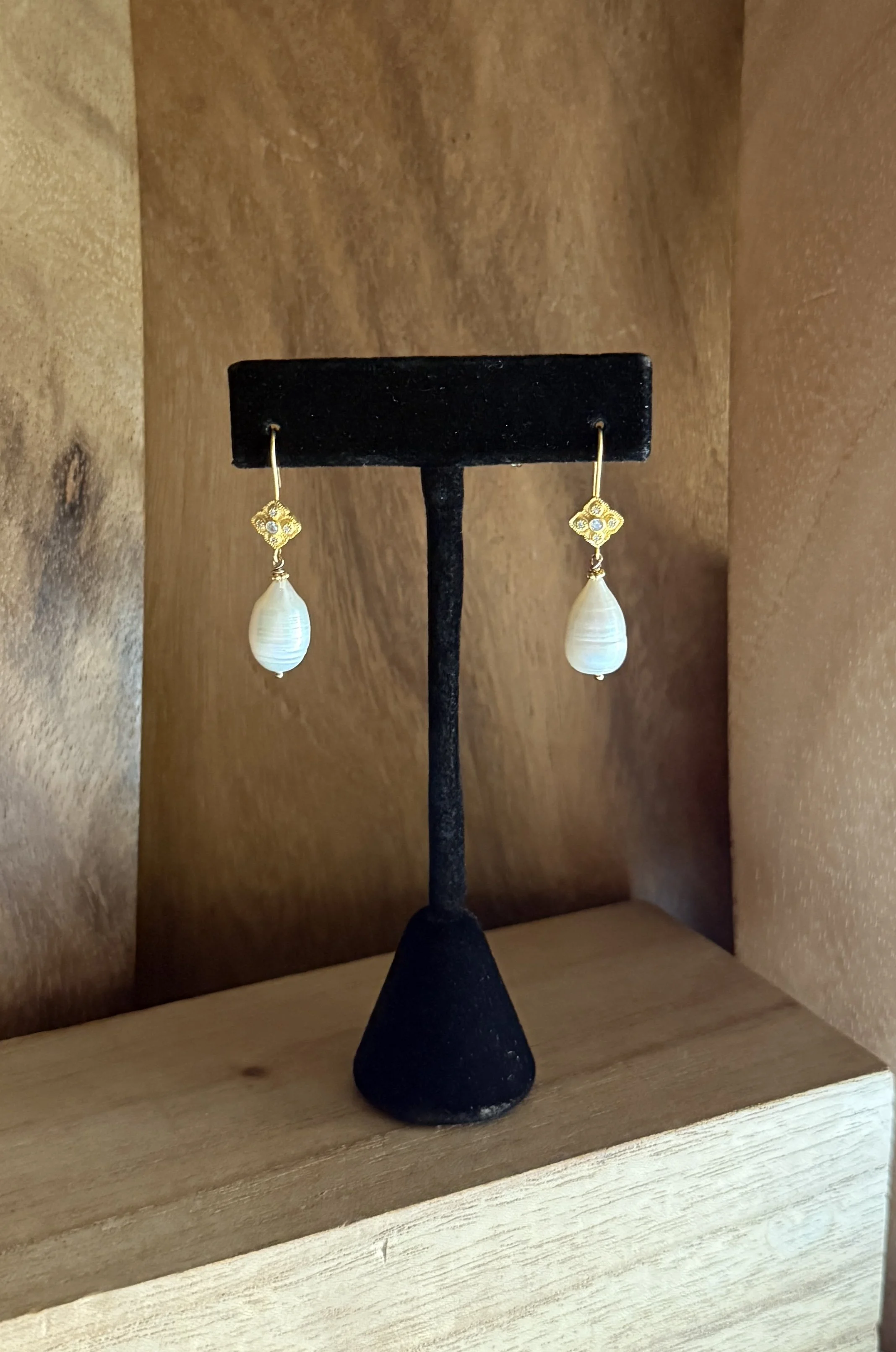 Baroque Pearls & Gold Pendant Accent