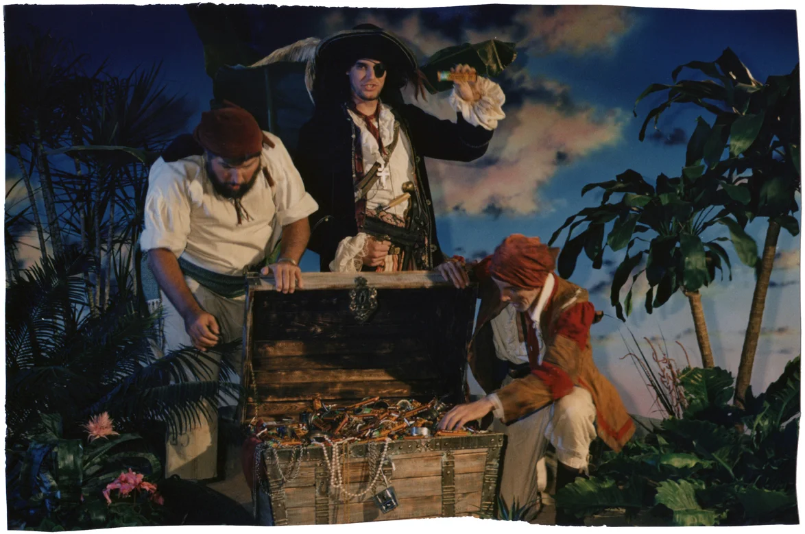 Treasure Bar was launched by the Hollywood Candy Company in the early 1980's. See Wikipedia .