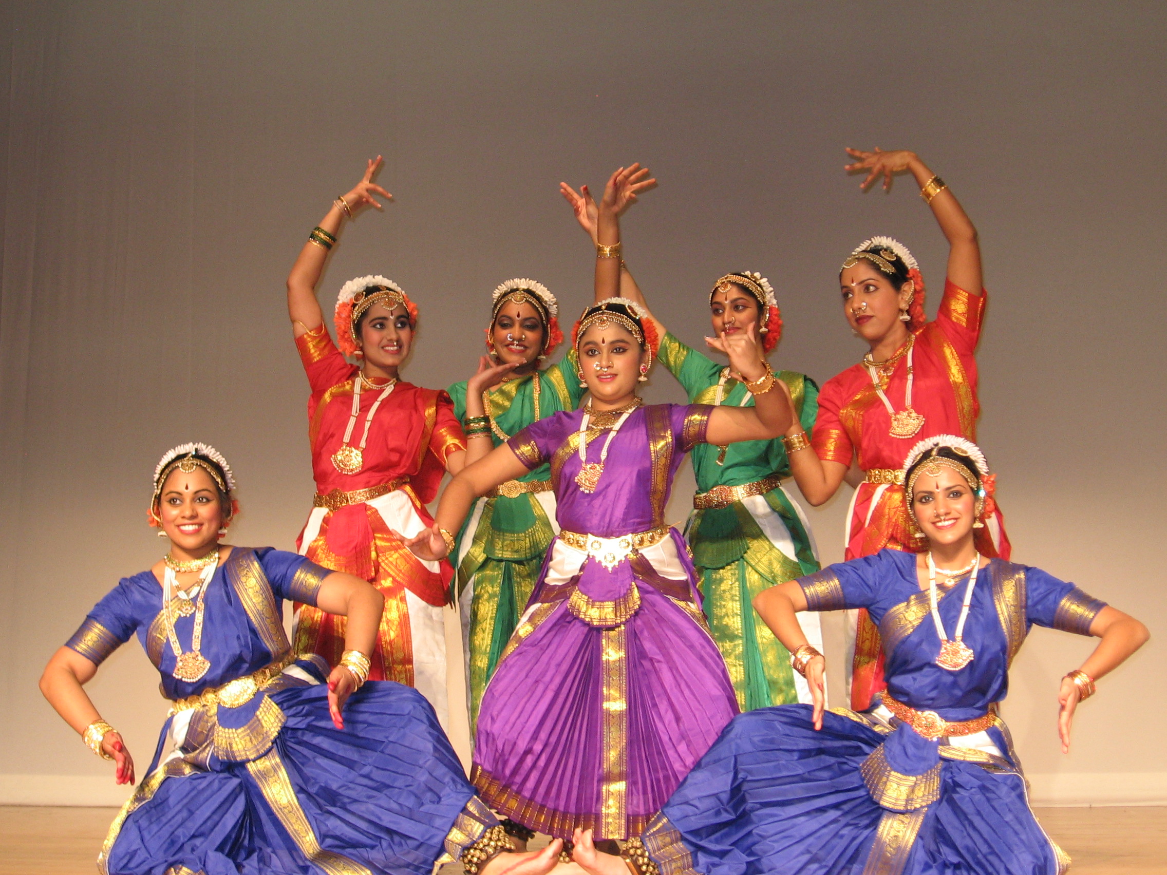 Индийская клубная. Кучипуди. Индийские танцы. Национальный танец Индии. Индийский танец для детей.