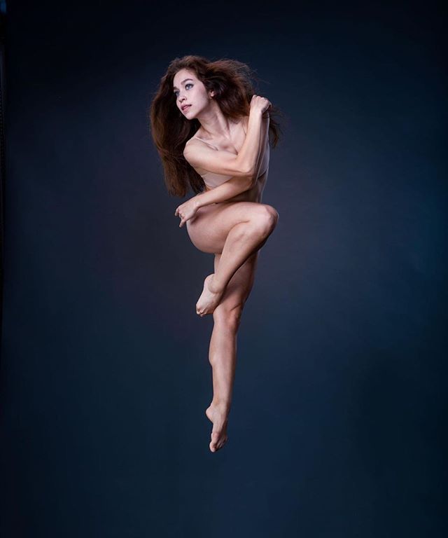 Congratulations @dani_lieberman for accepting a trainee contract with @cltballet 👍🙌 We are so proud of you!
📷 @michaelhigginsphoto
#ballerina #dancer #charlotteballet