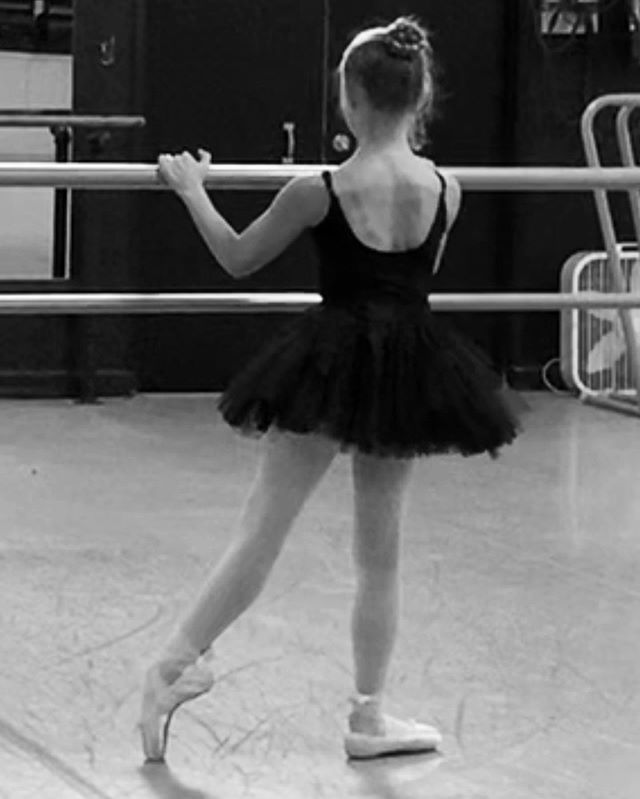 Aurora (age 9) in a semi private with Ms. Julia 👯&zwj;♀️ #pointework #pointeshoes #arch #ballet