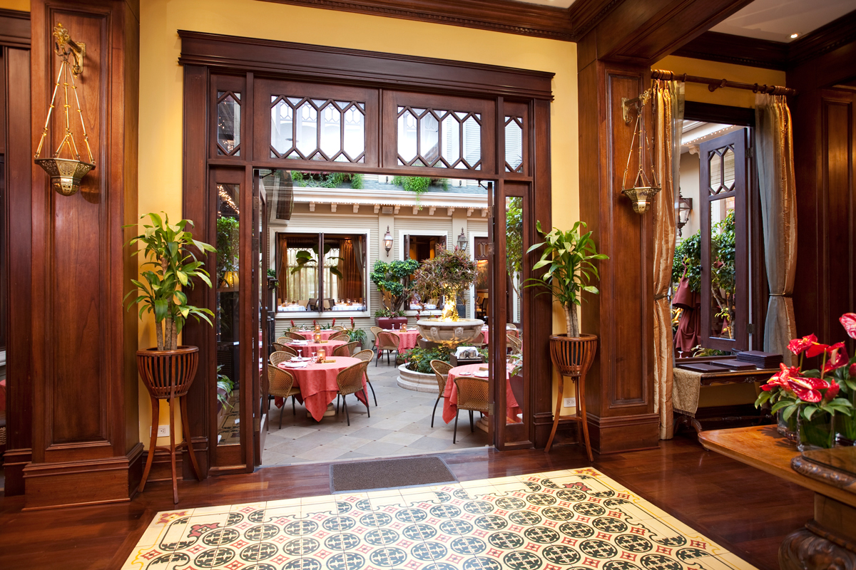 06_entrada_restaurante.jpg