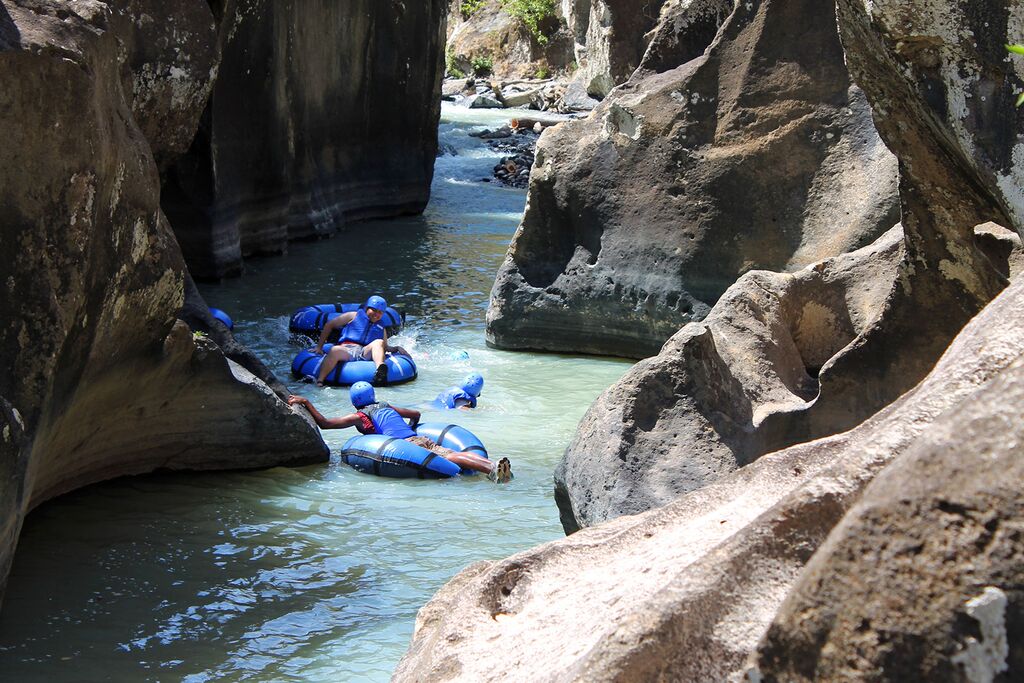Tubing at Costa Rican Trip.jpg