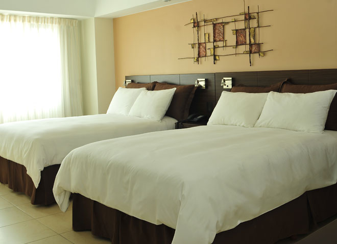 standard-room-two-queens.jpg