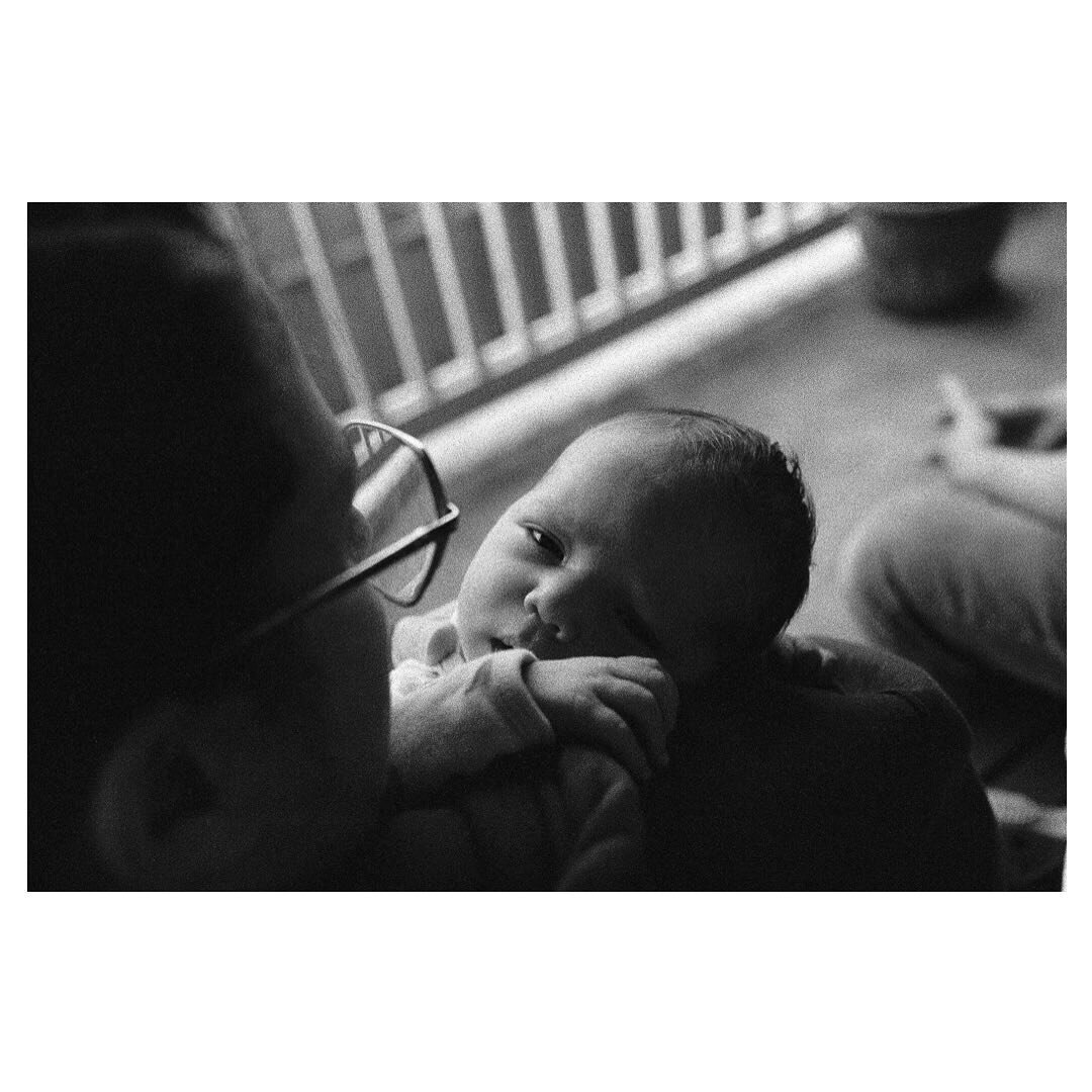 Newborn moments on film. 🎞️ 

This past year I&rsquo;ve been playing off and on with film for my regular sessions. Taking some frames at a few sessions here and there. Dipping my toe back in the world of film to see if it&rsquo;s a place I want to g