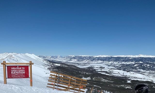 Highest lift in North America
.
.
.
.
.
.
.
.
#colorado #breckenridgecolorado #breckenridge #imperiallift #skiing #skiing⛷ #skiingisfun #skilife #skiphotography #skilovers #skicolorado #view #skiview