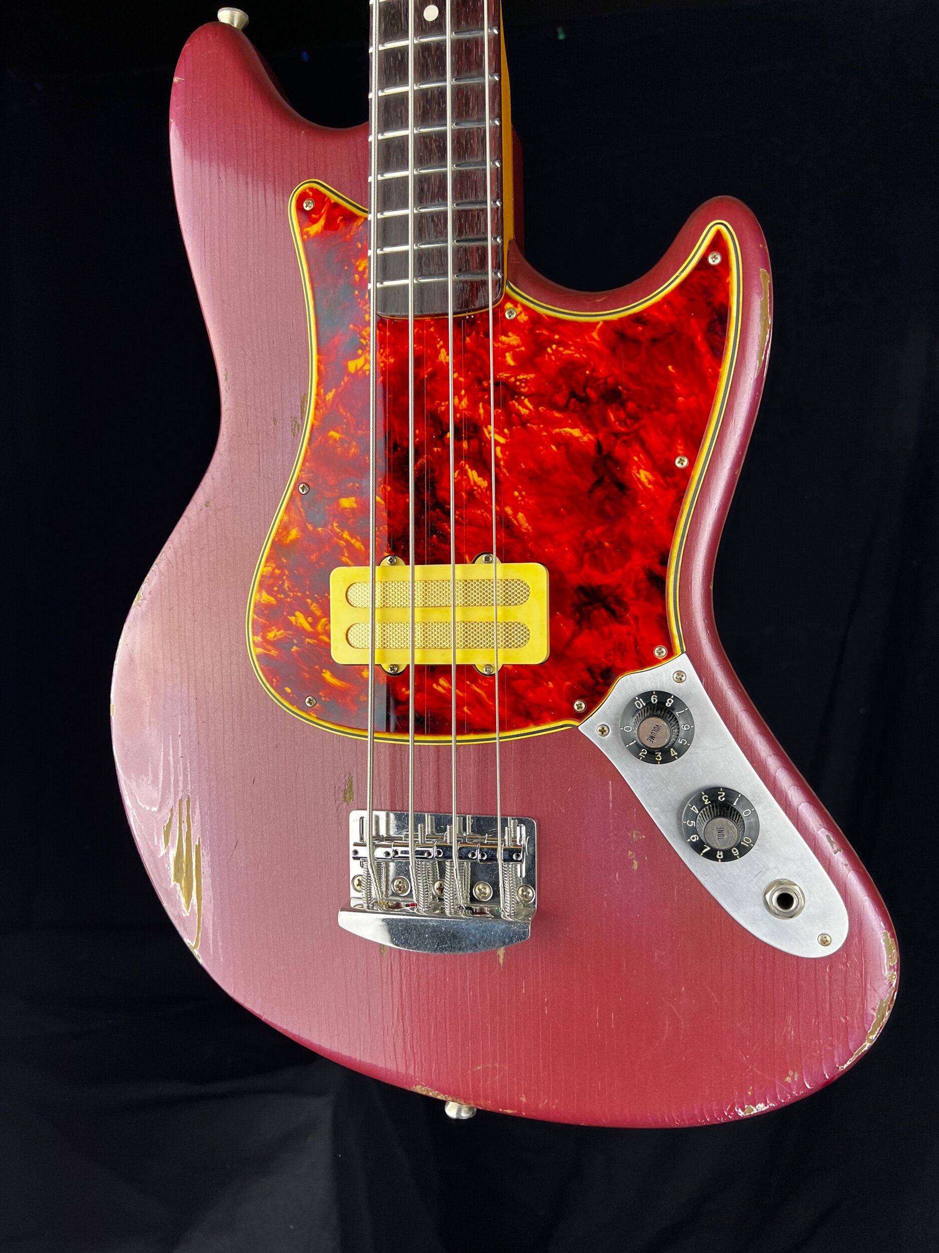 D8DEA80E-121E-46DC-ACD3-F928C9FC69F6