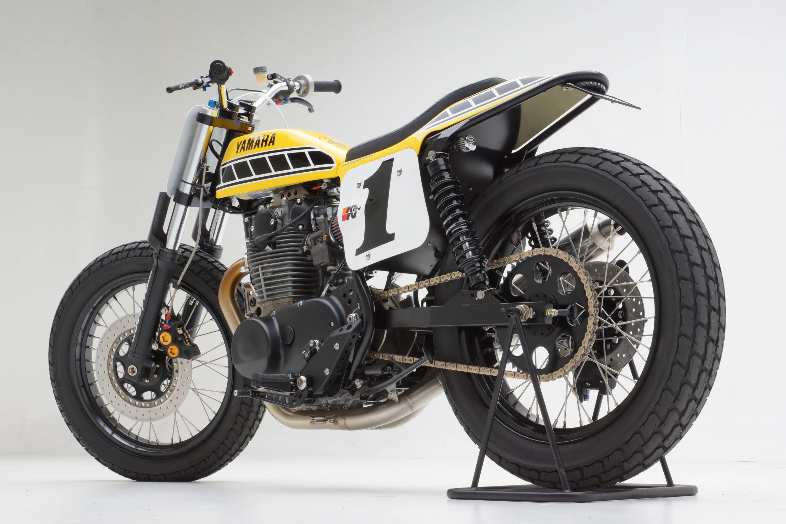 XS-750 Tracker