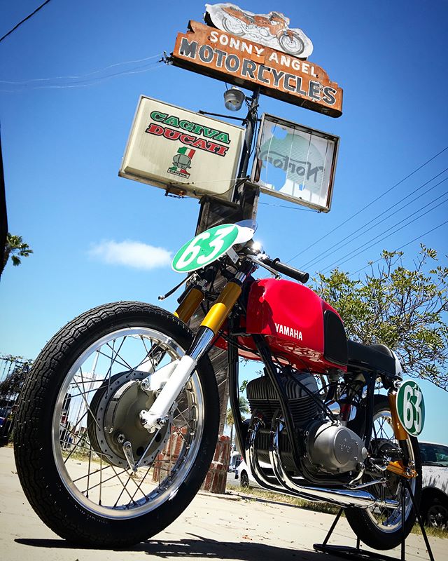 Great morning visiting the legendary Sonny Angel  #sonnyangelmotorcycles #yamahamotorusa #yamahayds1 #vintageyamaha #bridgestonetires #werideeverything