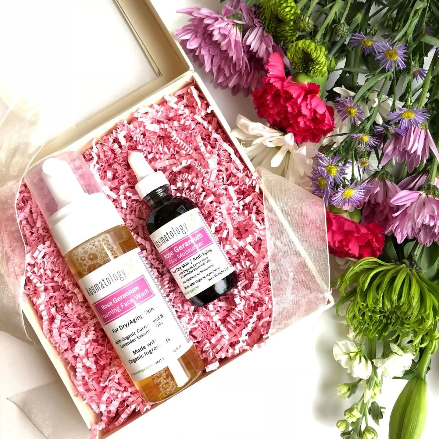 WHAT MOM REALLY WANTS 💛

Not another candle. Not more clutter.

She wants a quiet moment&hellip; and products that actually feel good on her skin.

Our Mother&rsquo;s Day Gift Boxes are filled with clean, nourishing favorites she&rsquo;ll use daily 