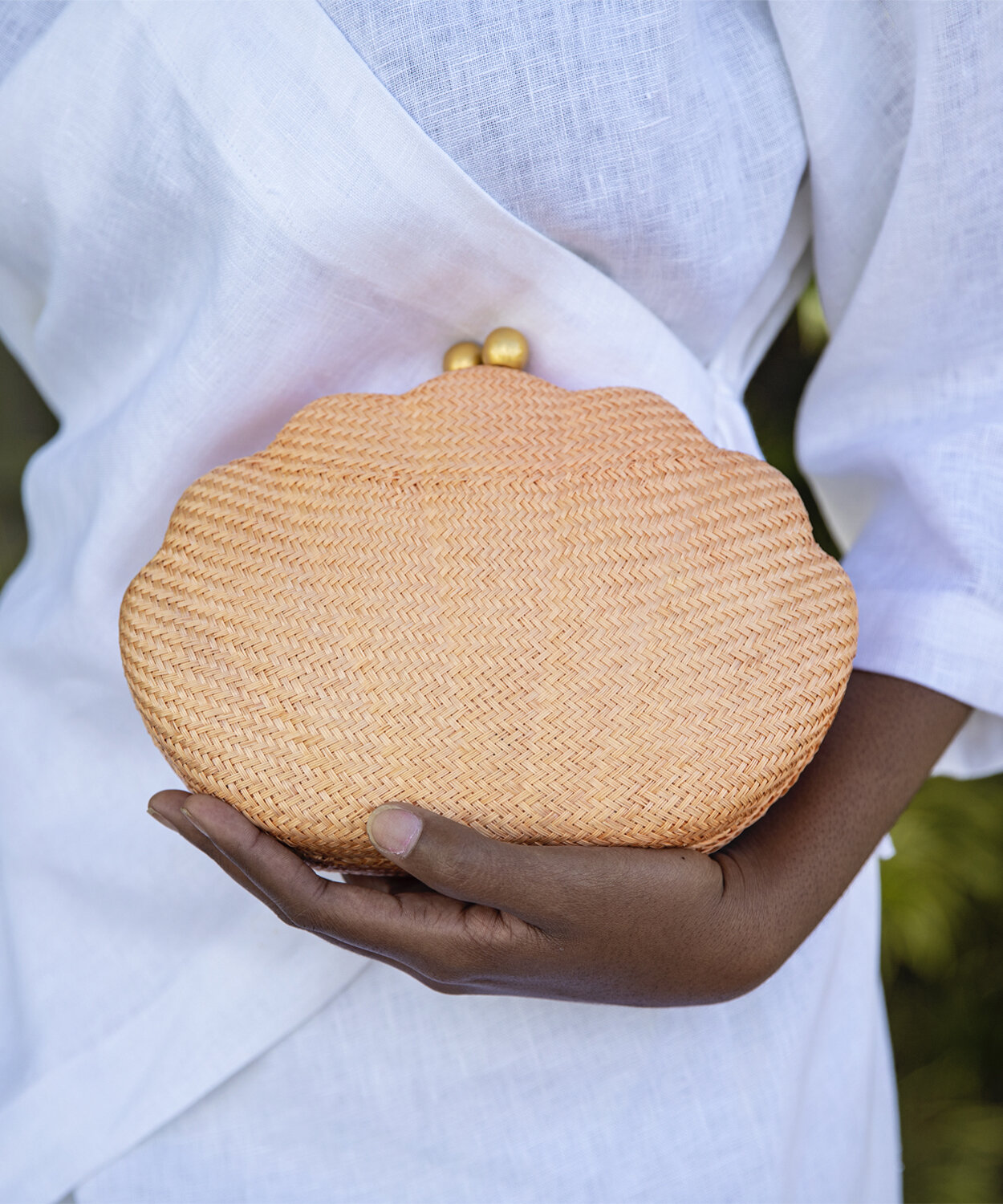 KATIE SCALLOP SHELL CLUTCH - CANTALOUPE