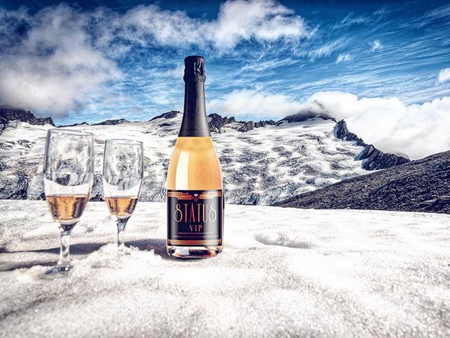 Snow Trip Ready! What’s your STATUS? 🥂 •
•
•
•
•
#SnowDay #VIP #STATUS #WHATSYOURSTATUS #Expansion #Tahoe #laketahoe #southlaketahoe #reno #snowtrip #mountains #snow #winter #vibes #sparklingwine #winelovers #sip #vinyards #cali #brands #mylacor #restaurant #lodging #cabin #chilled #instamood #mood #humpday #cheers