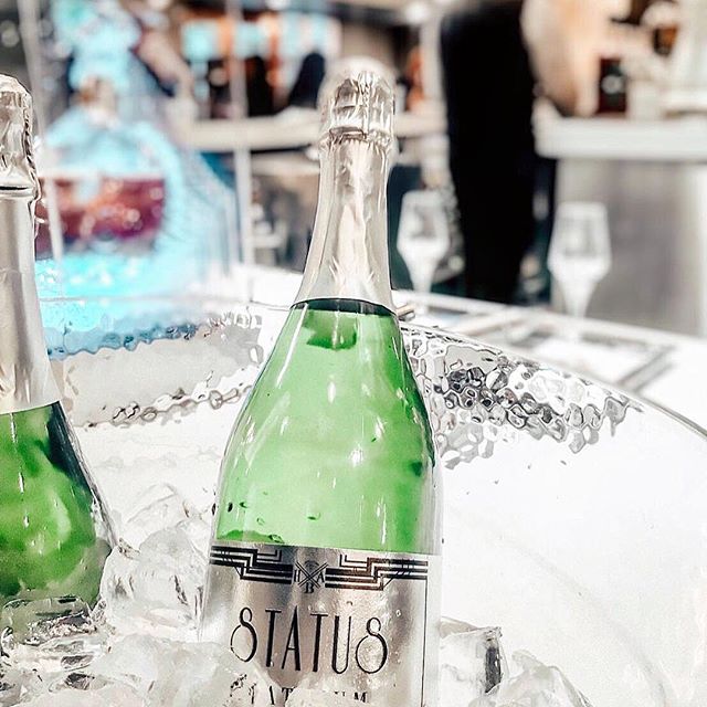 So Icy! 🍾
Follow @statussparklingwine •
•
•
•
•
#WhatsYourStatus #California #Brut #Steakhouse #5pm #Downtown #Mylacor #StatusSparklingWines